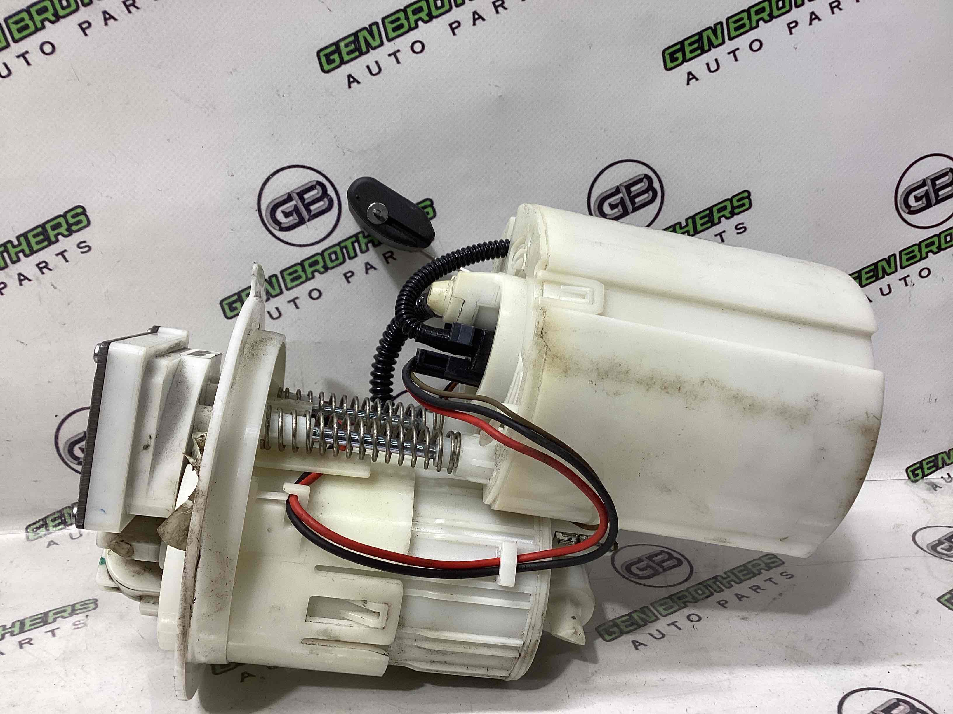 Насос паливний