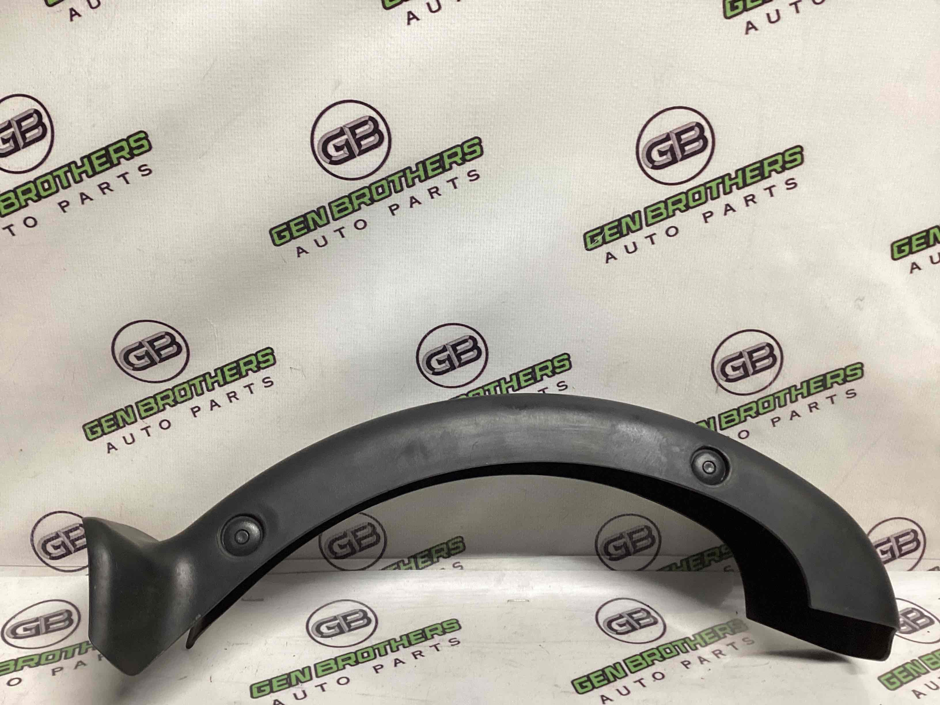 Накладка петлі кришки багажника