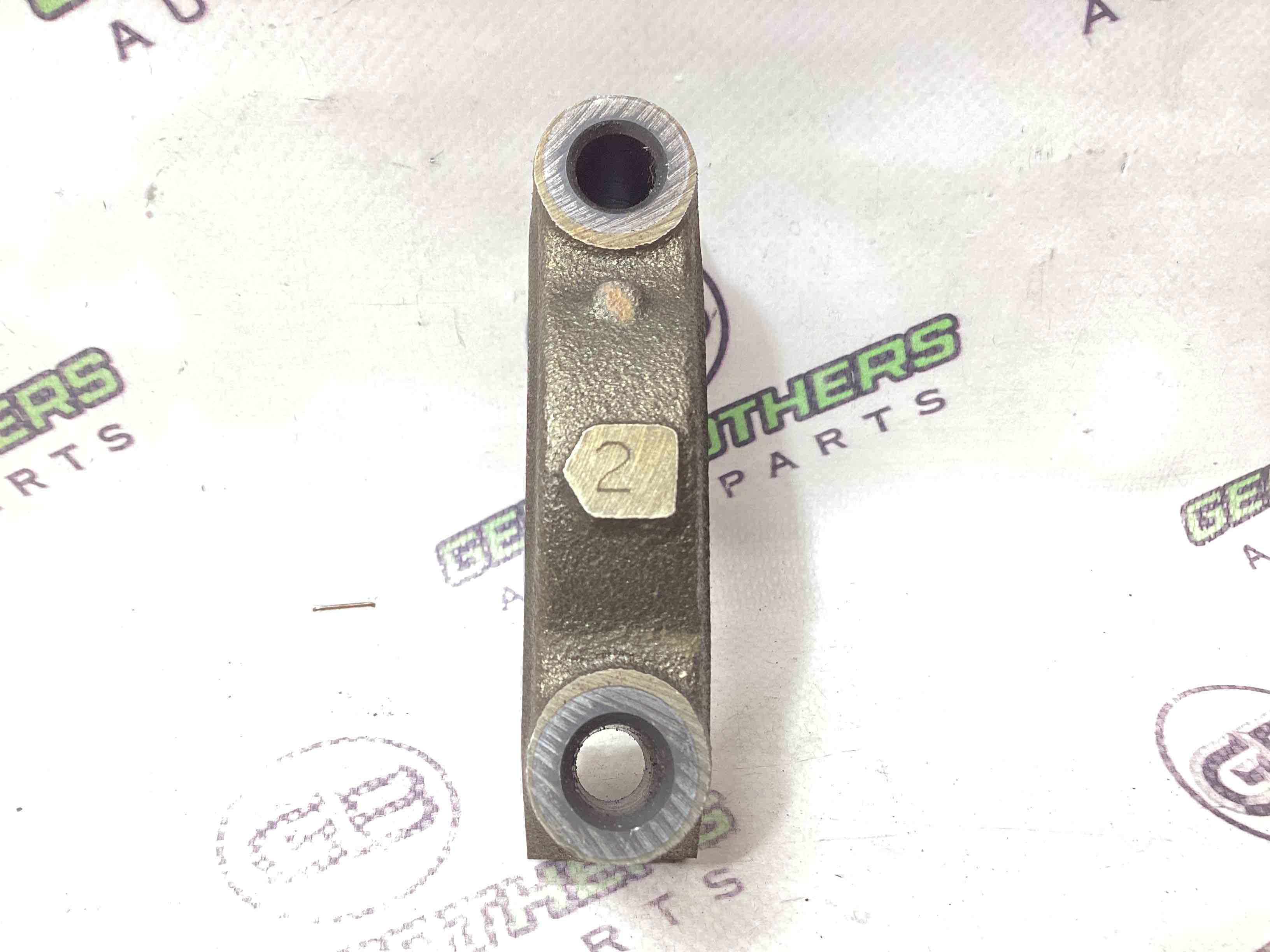 Бугель кріплення колінвалу