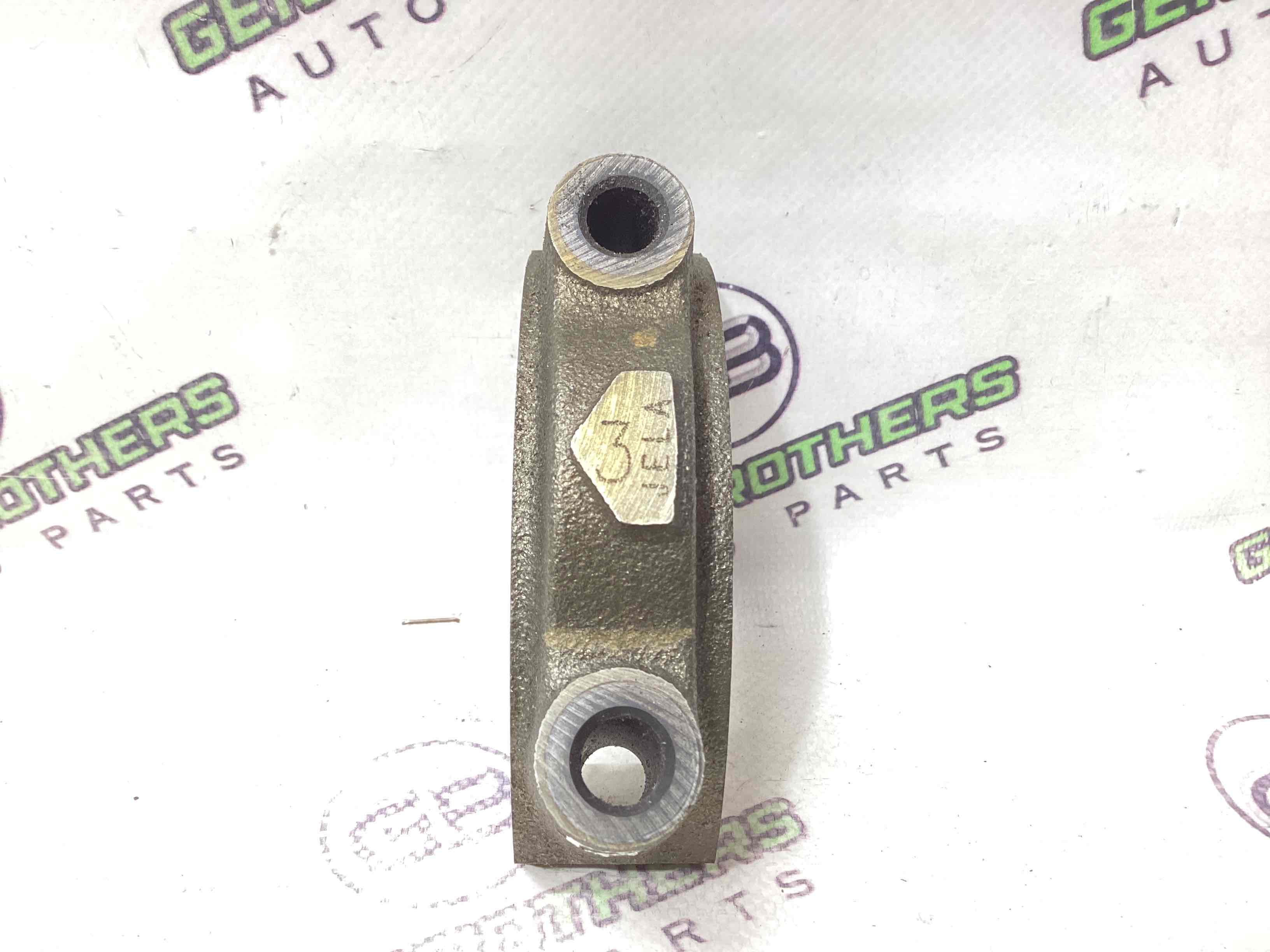 Бугель кріплення колінвалу