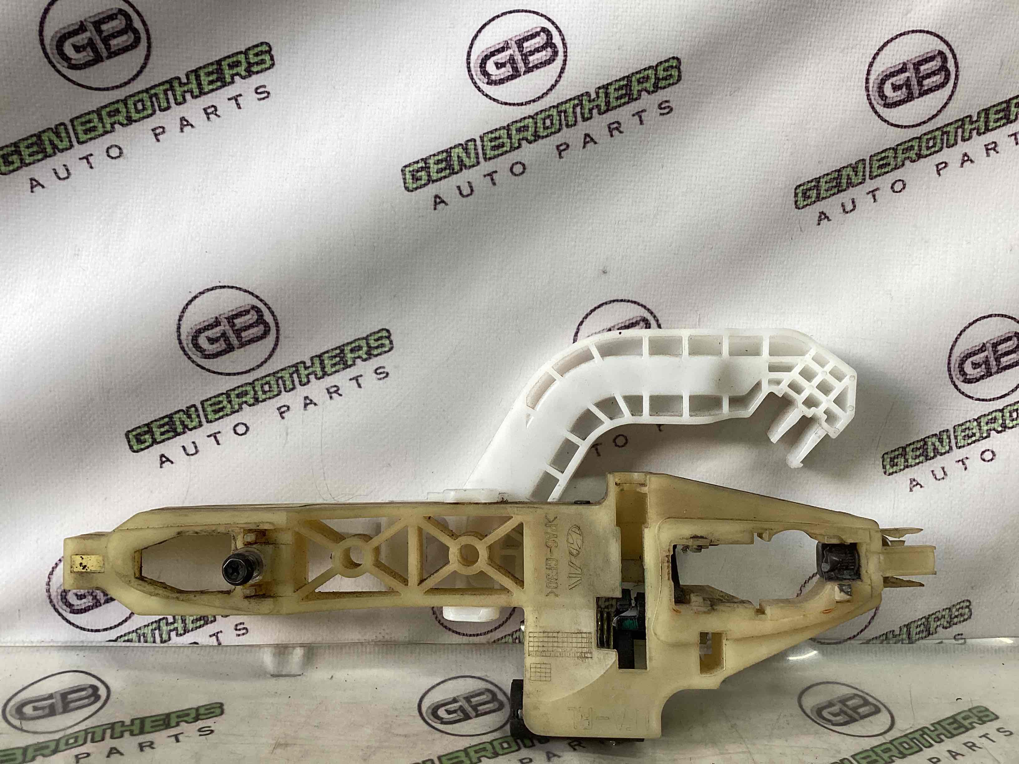 Кронштейн ручки дверей