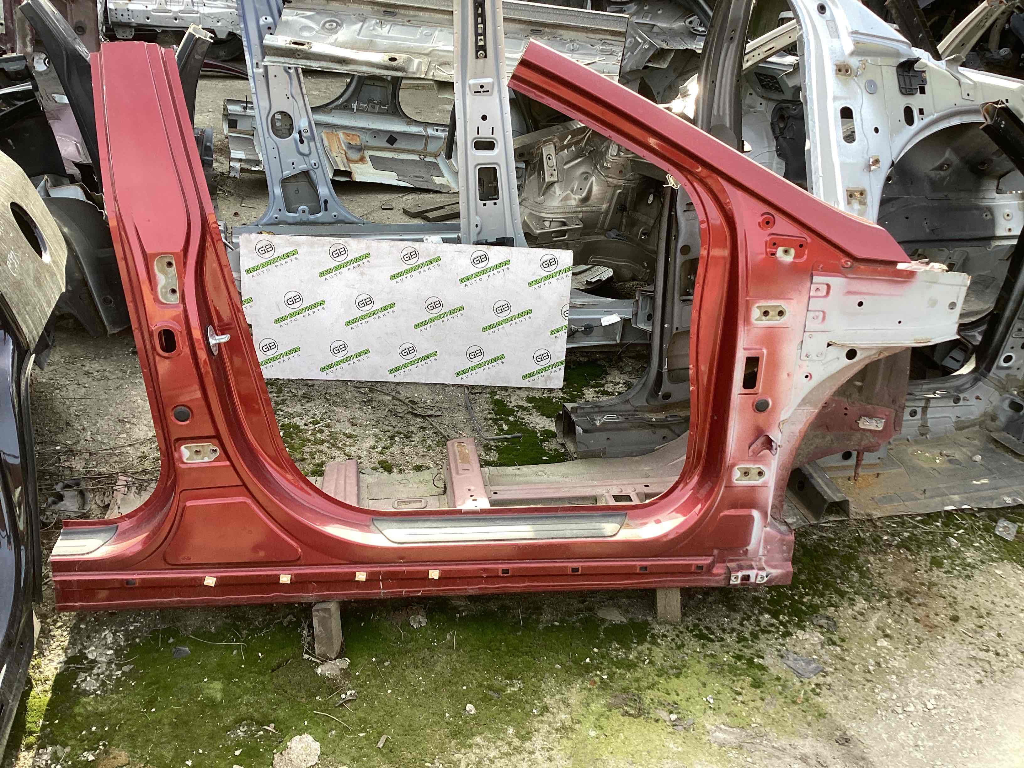 Стійки кузова та пороги