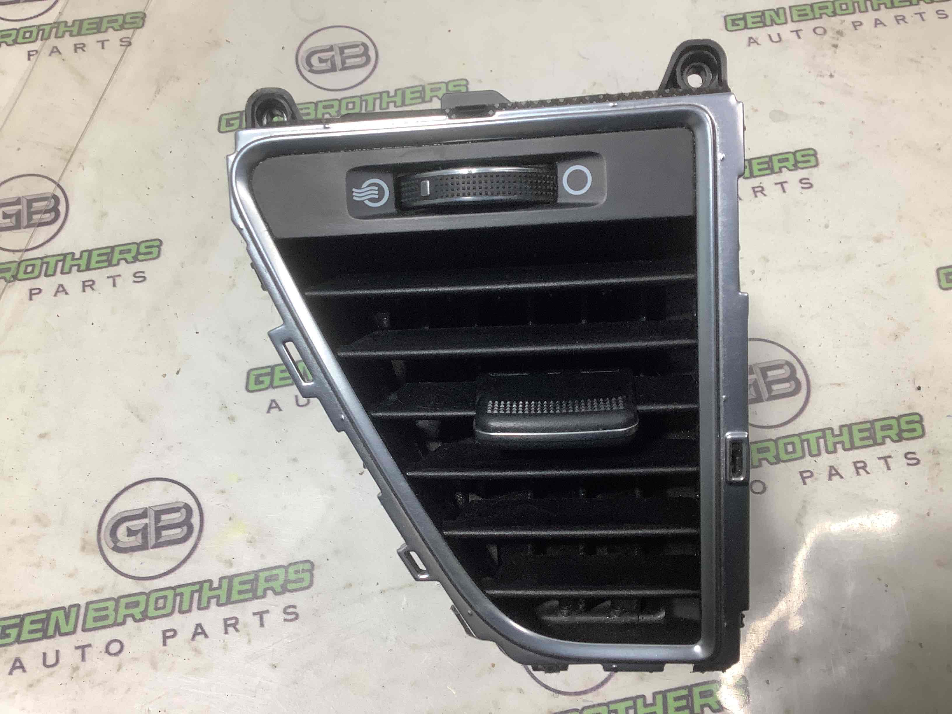 Дефлектор обдування салону