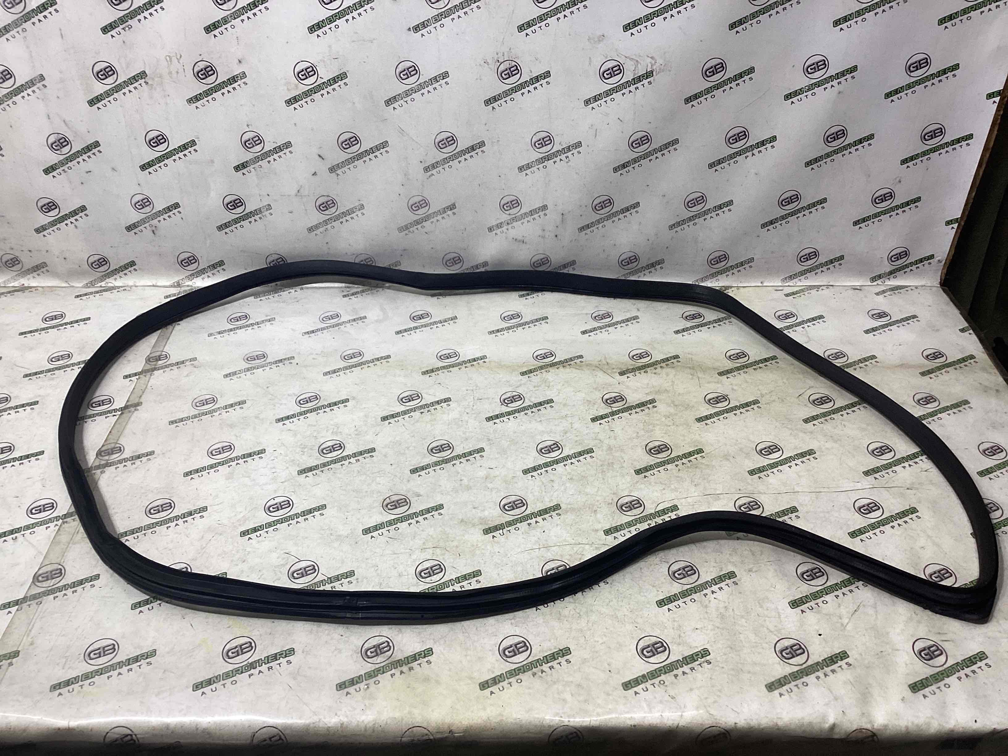 Ущільнювач скла, двері