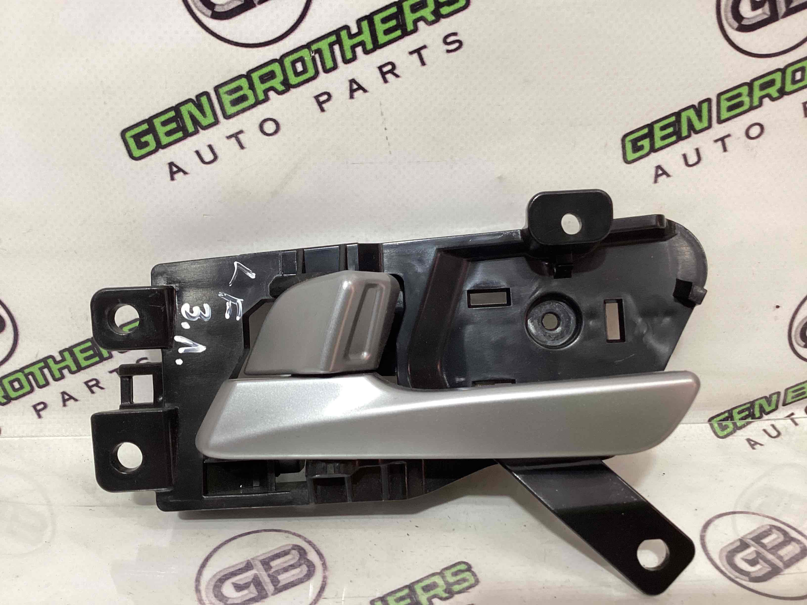 Ручка дверей салону внутрішня, поручень