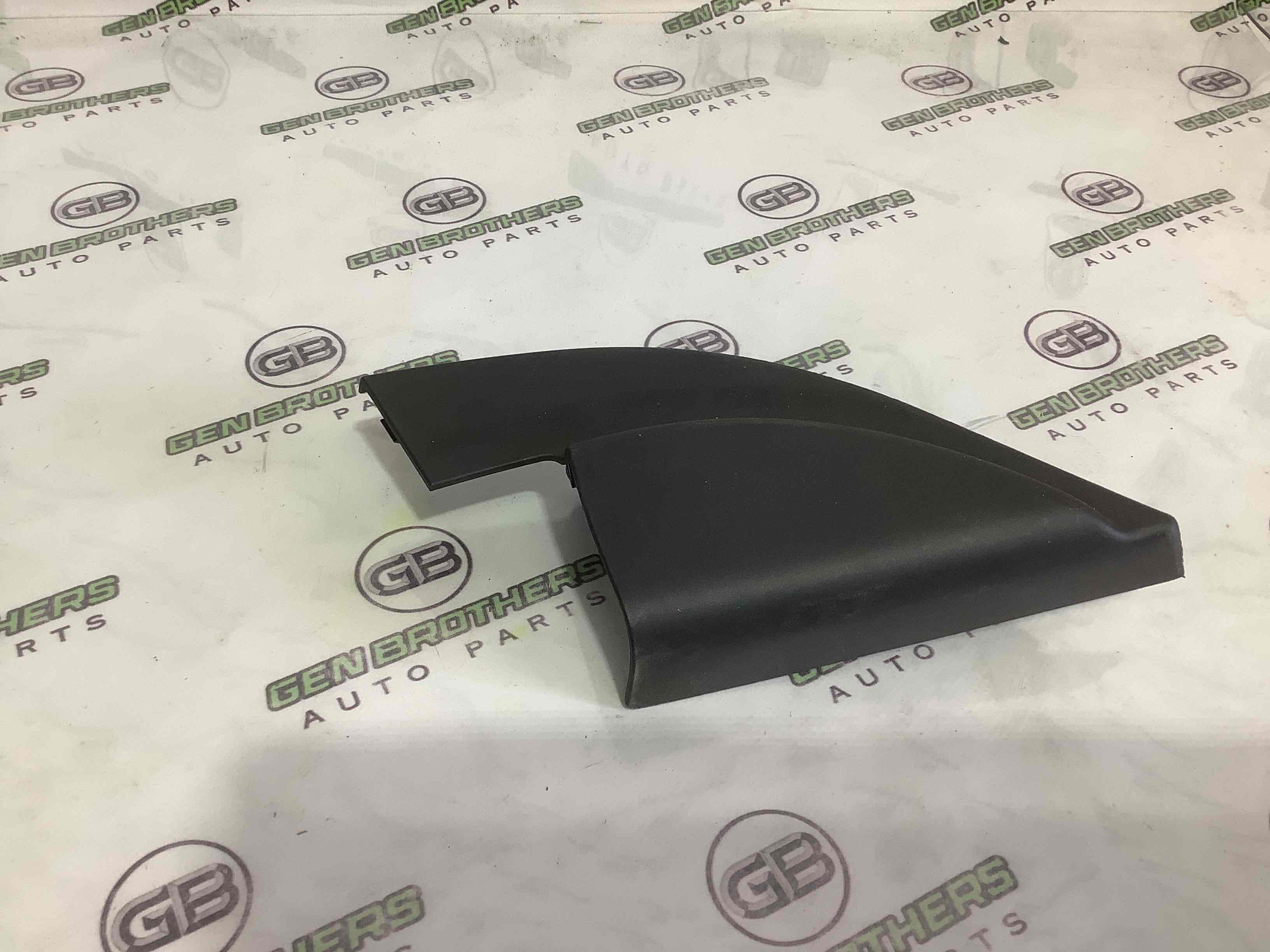 Корпус, накладка, кріплення правого дзеркала