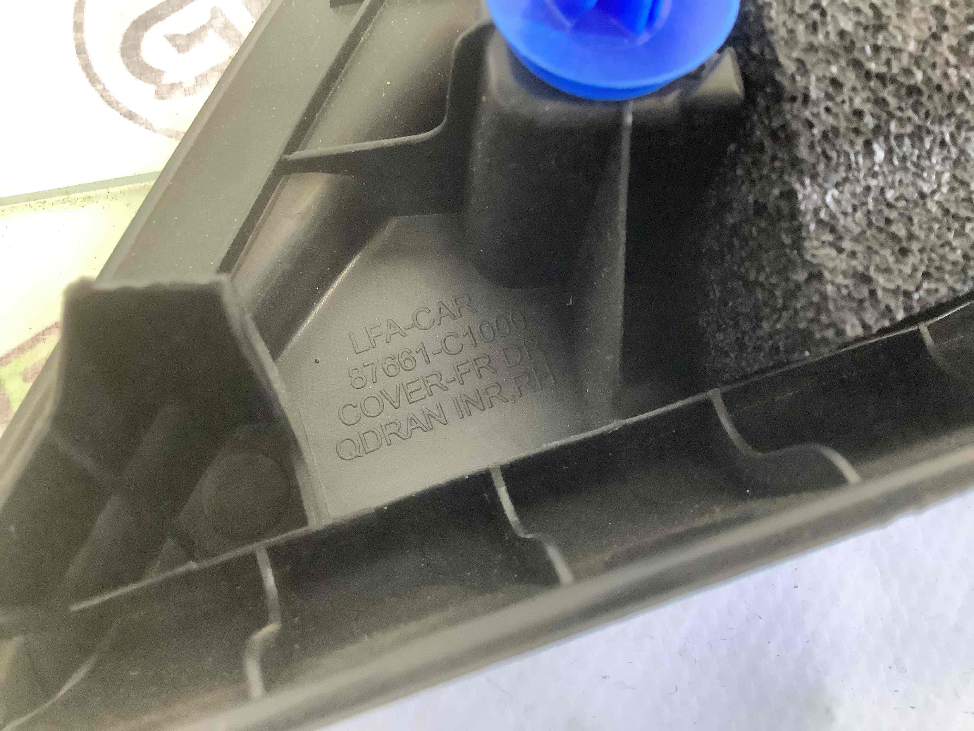 Корпус, накладка, кріплення правого дзеркала