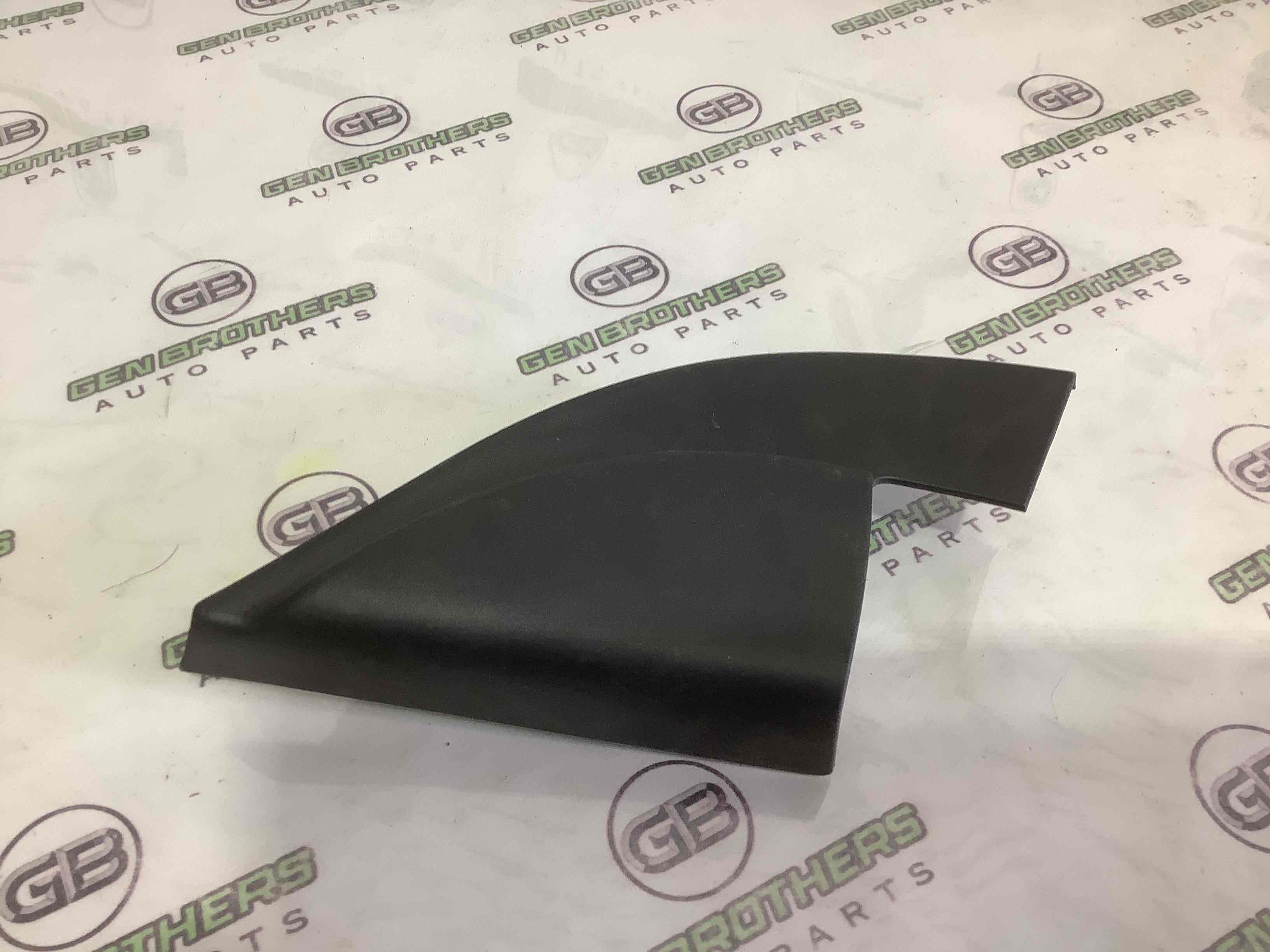 Корпус, накладка, кріплення лівого дзеркала