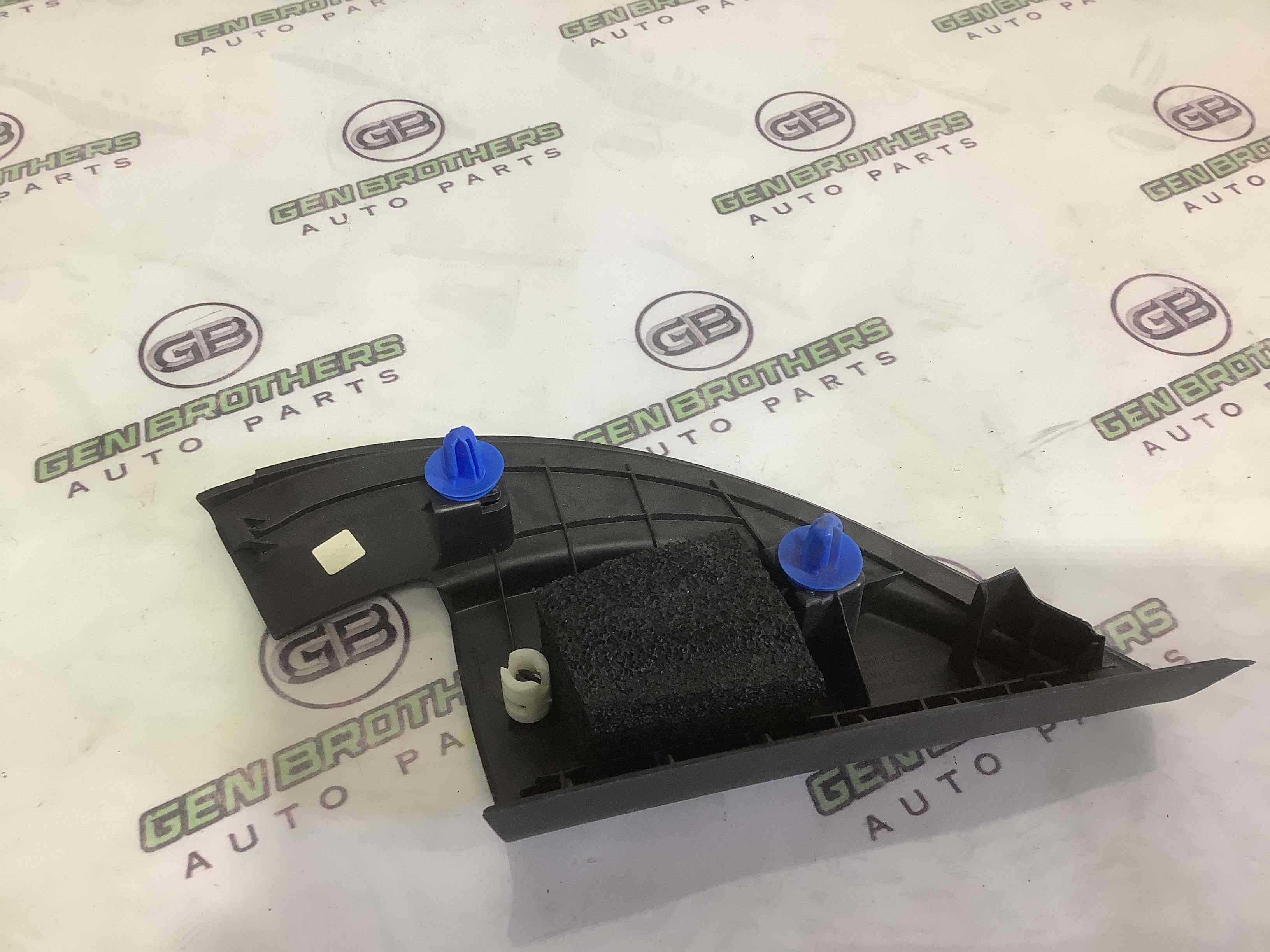 Корпус, накладка, кріплення лівого дзеркала