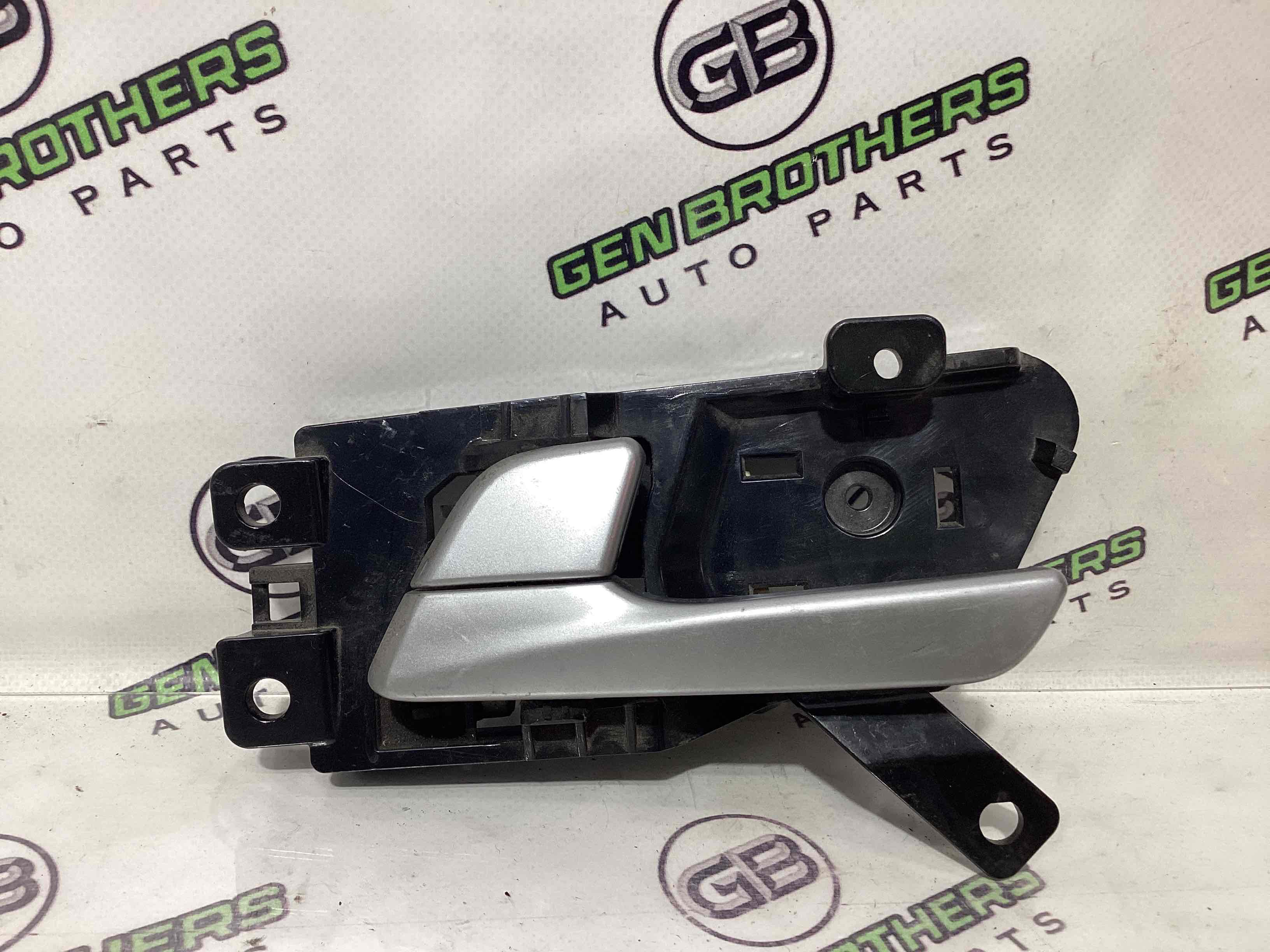 Ручка дверей салону внутрішня, поручень