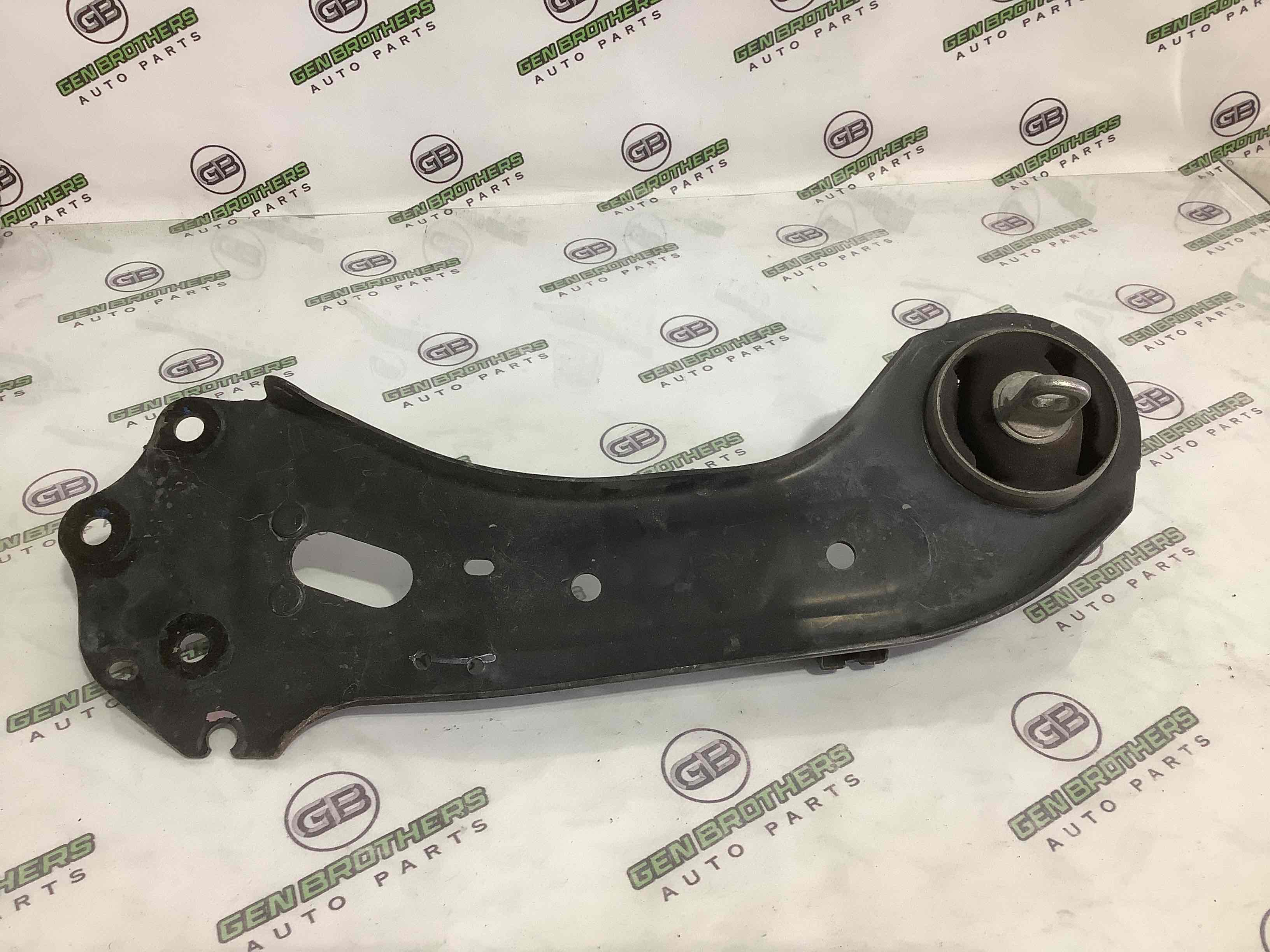 Важіль задній правий