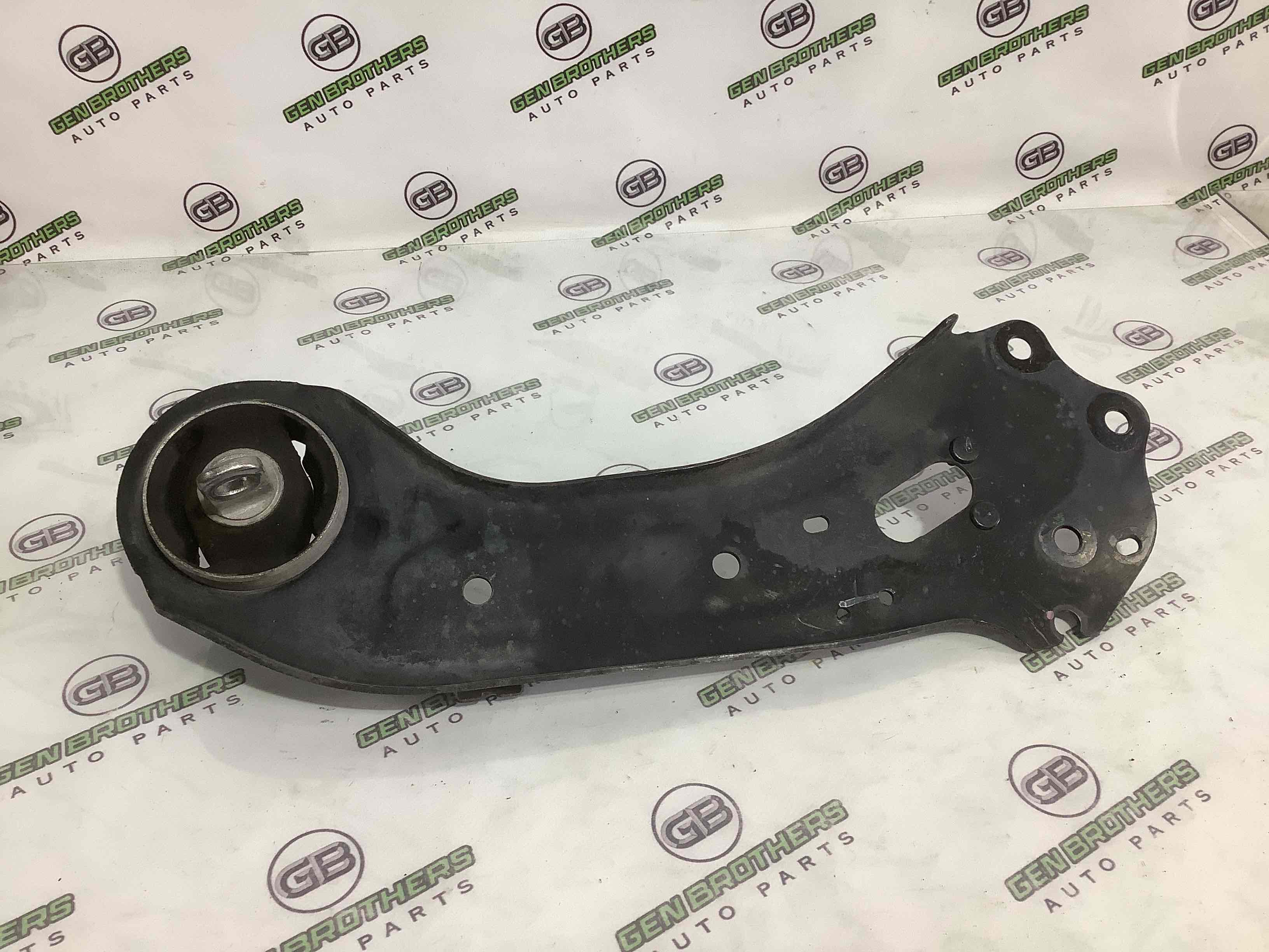 Важіль задній лівий