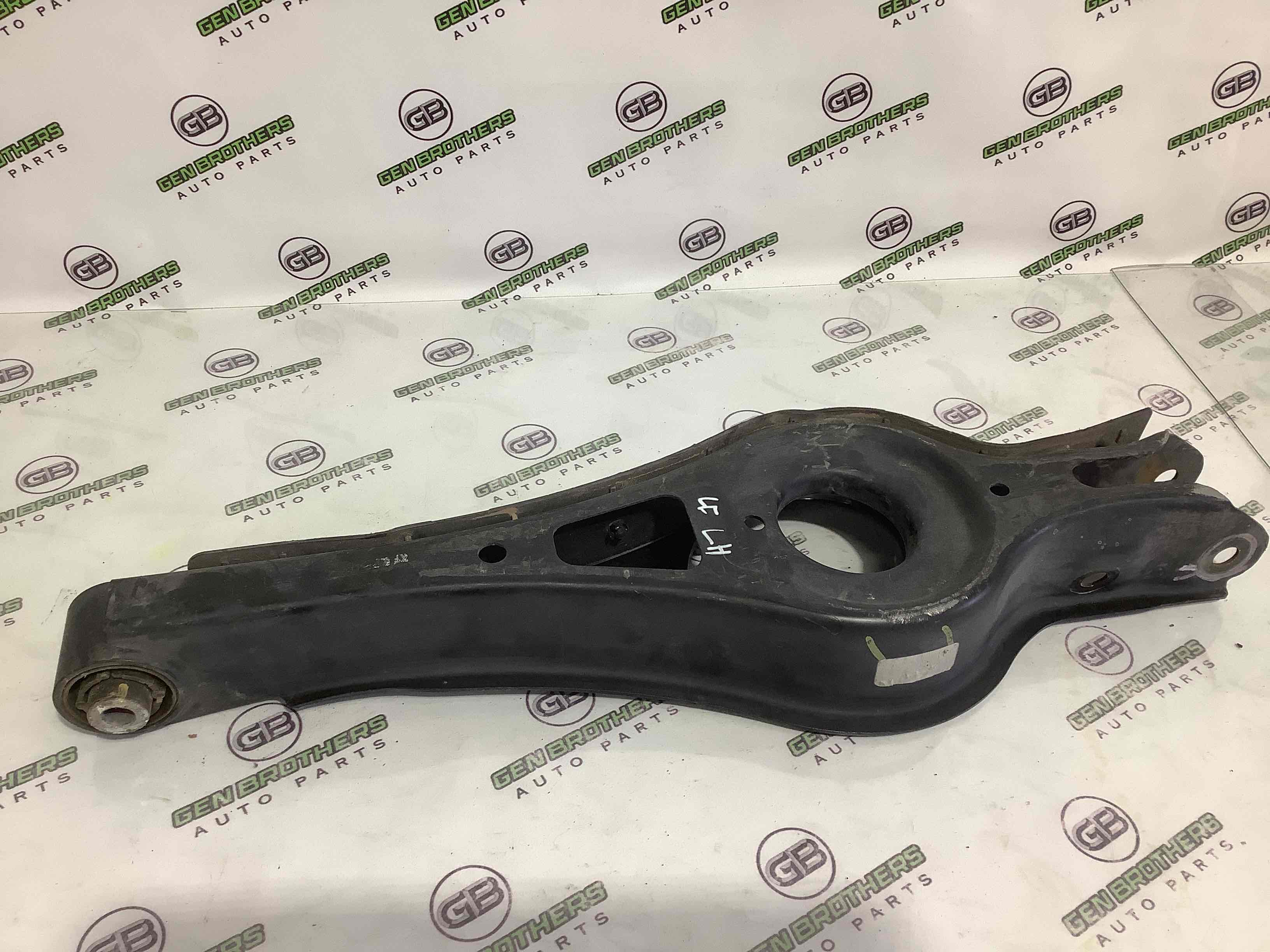 Важіль задній лівий