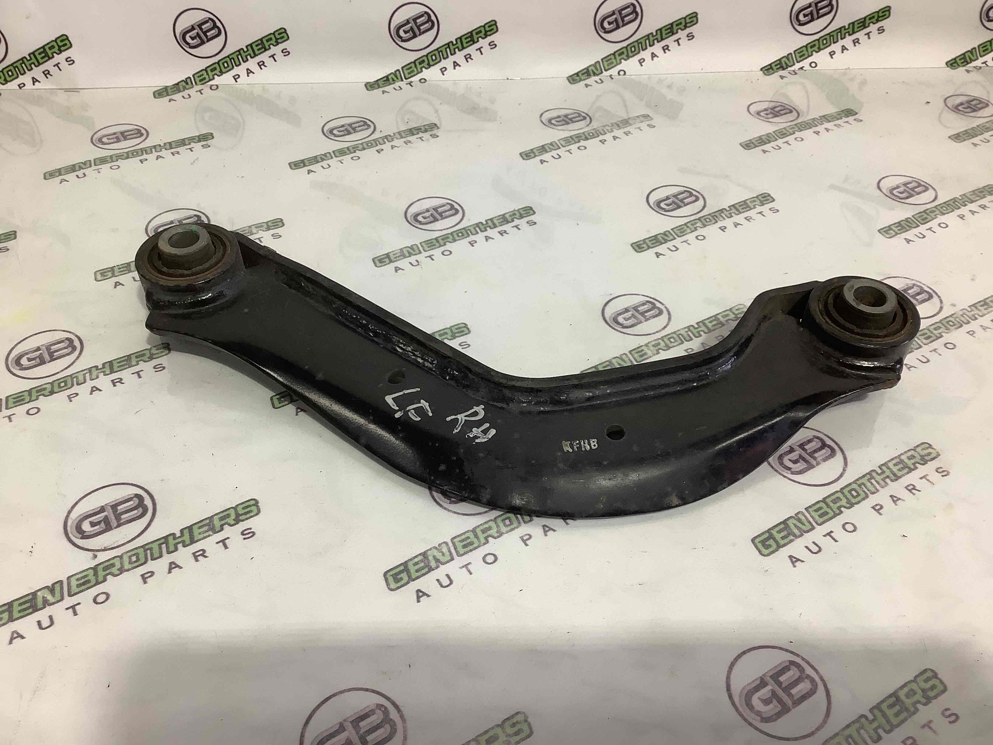 Важіль задній правий