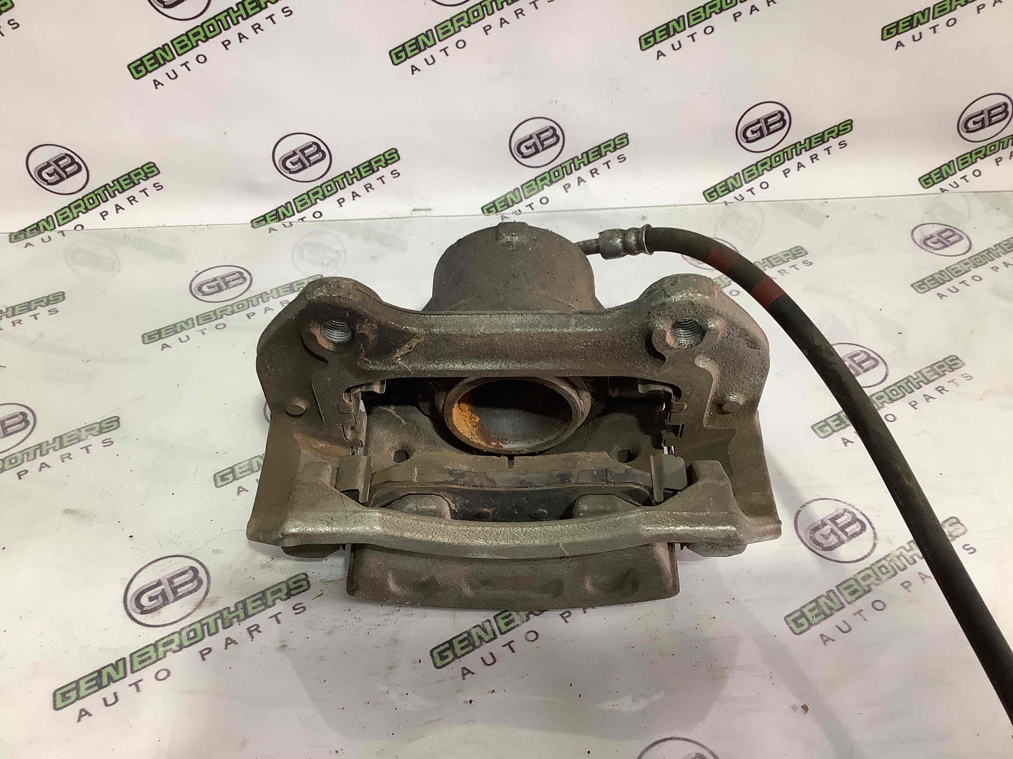 Супорт передній правий