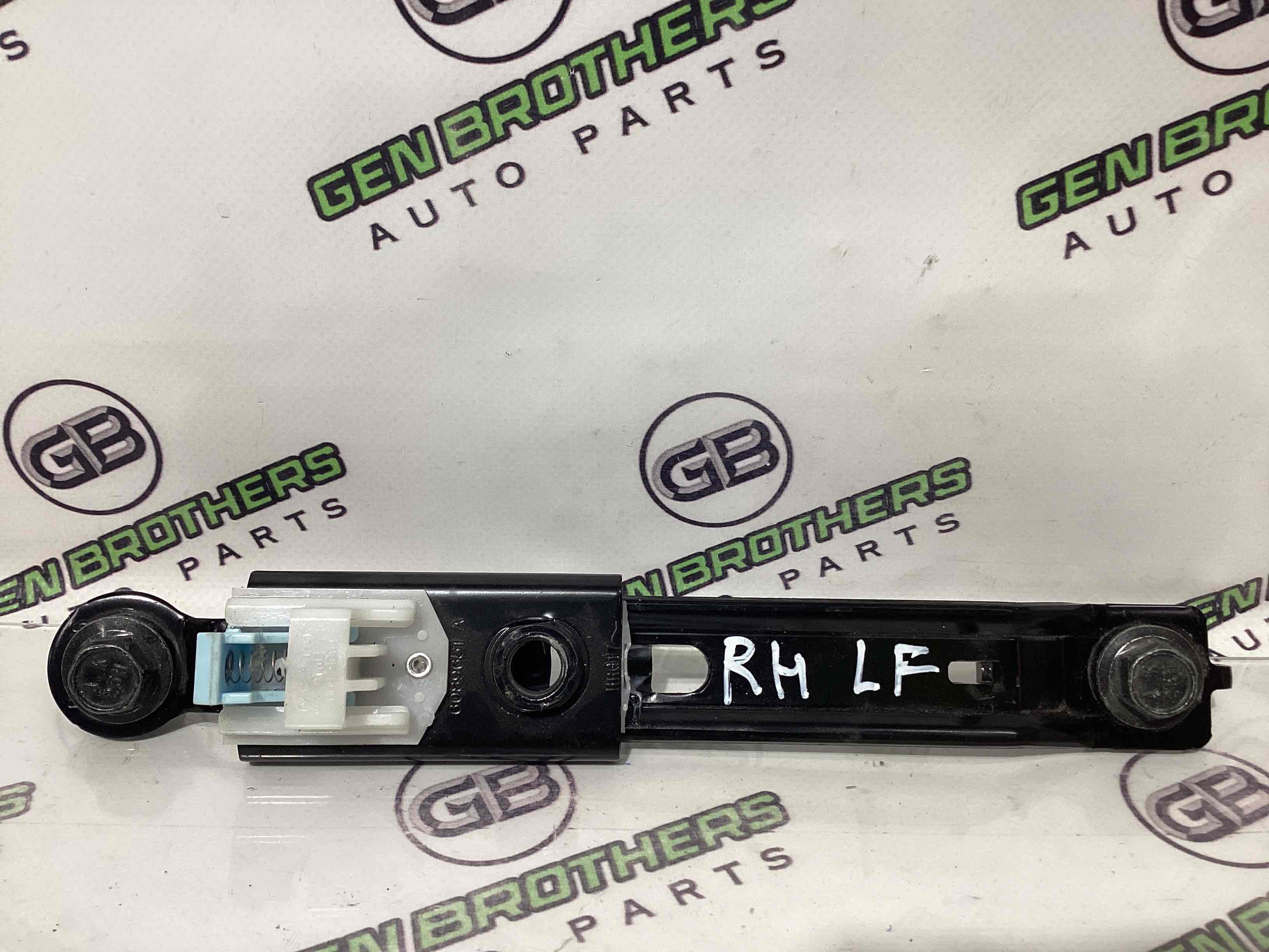 Регулятор висоти ременя безпеки