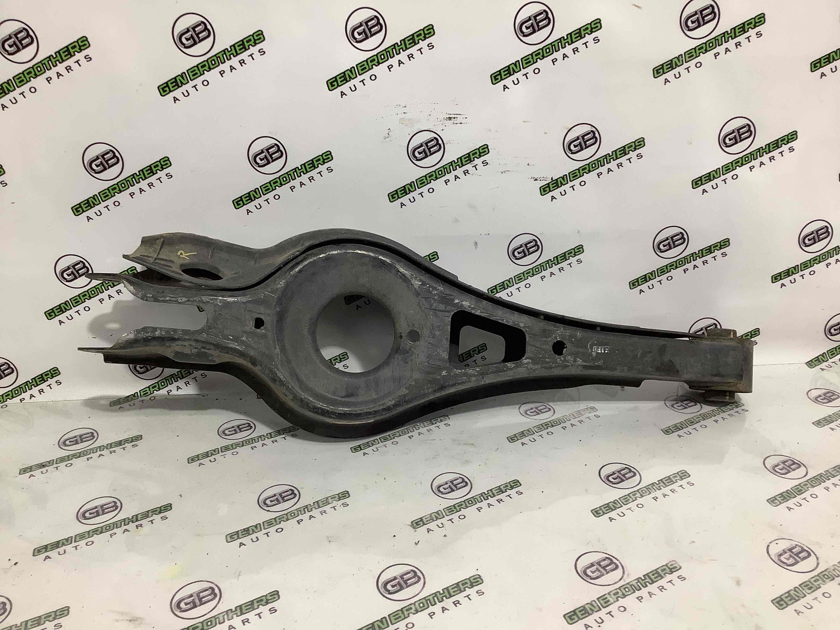 Важіль задній правий