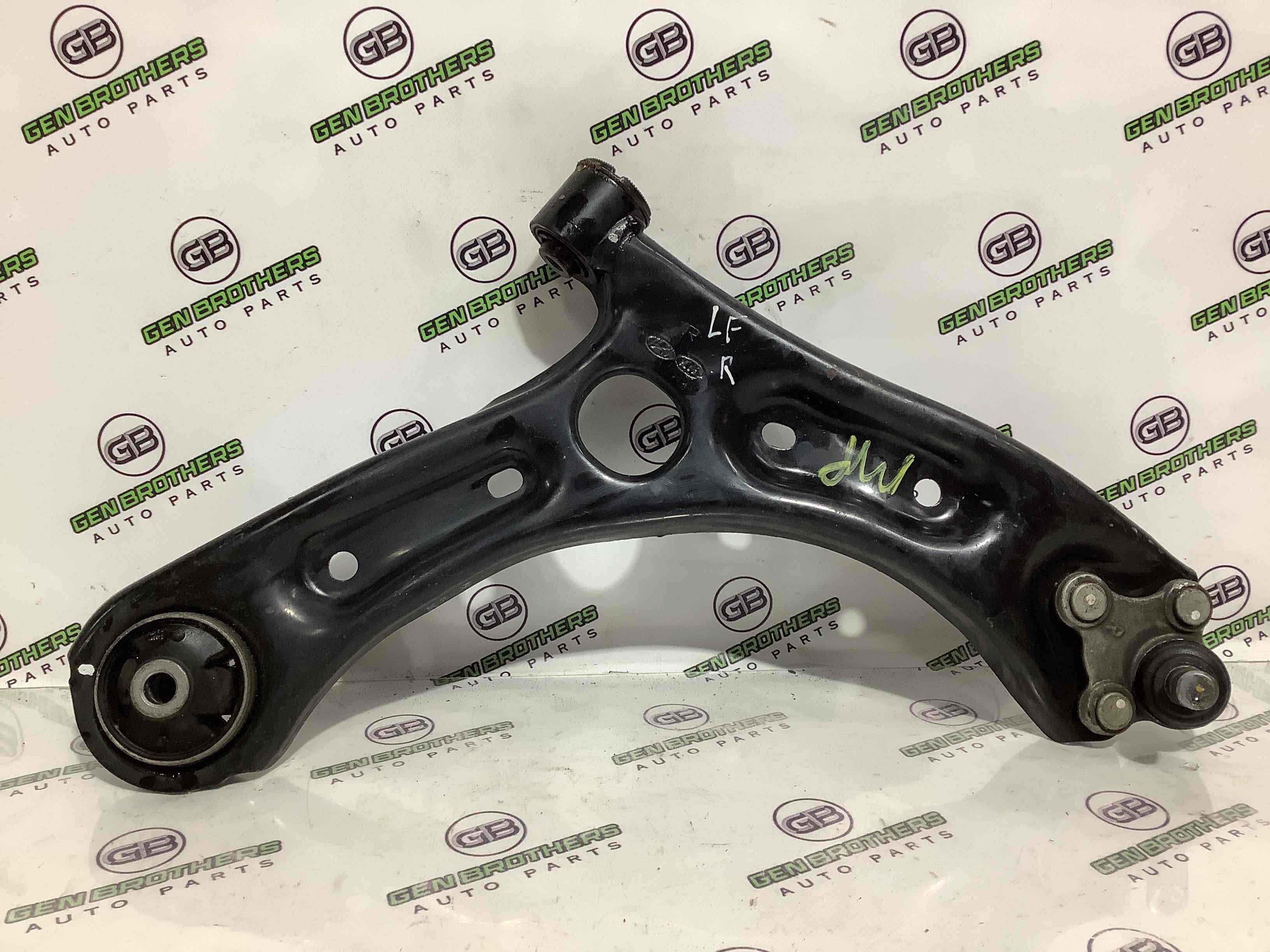 Важіль передній правий