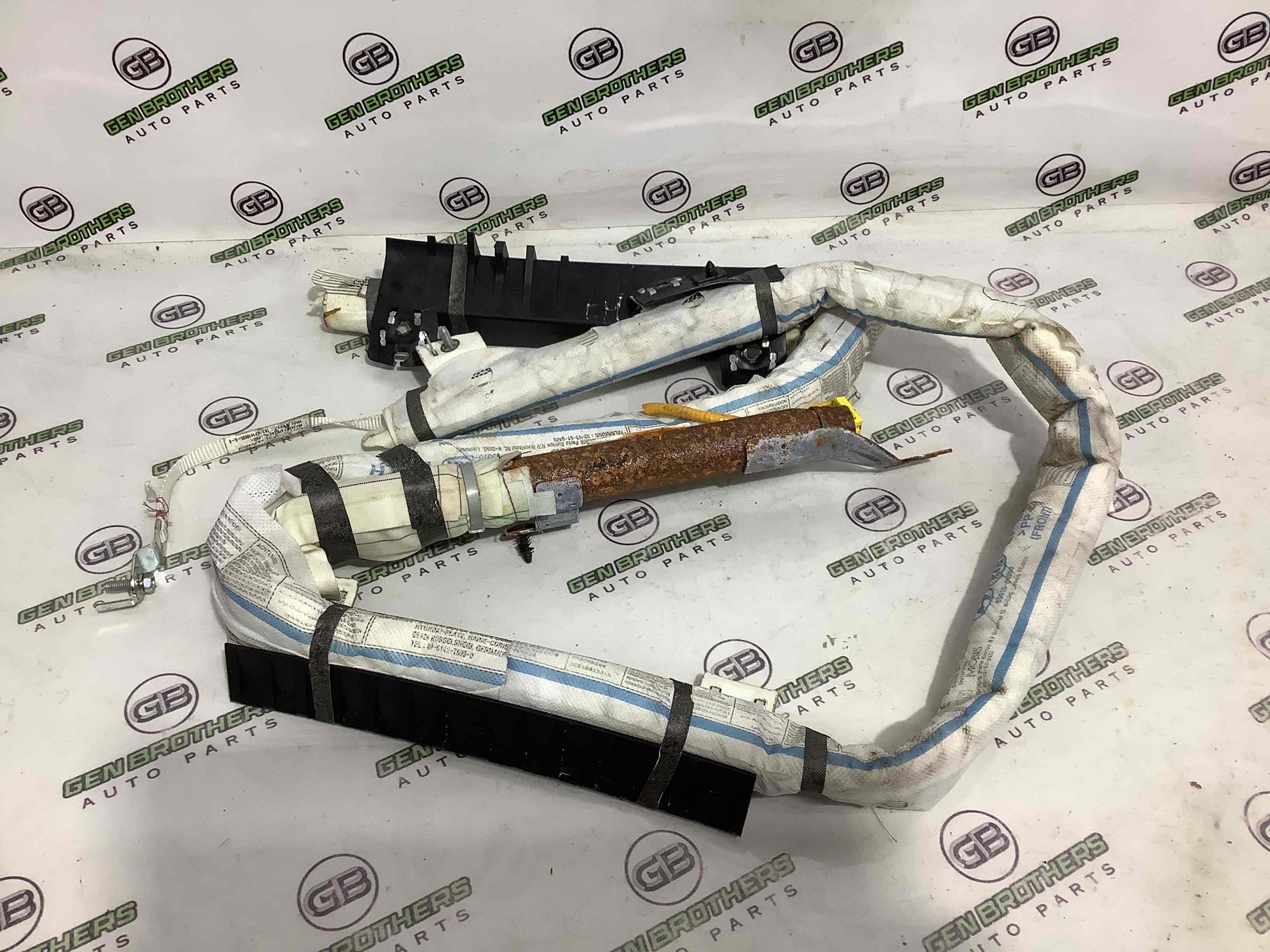 Подушка безпеки збоку шторка