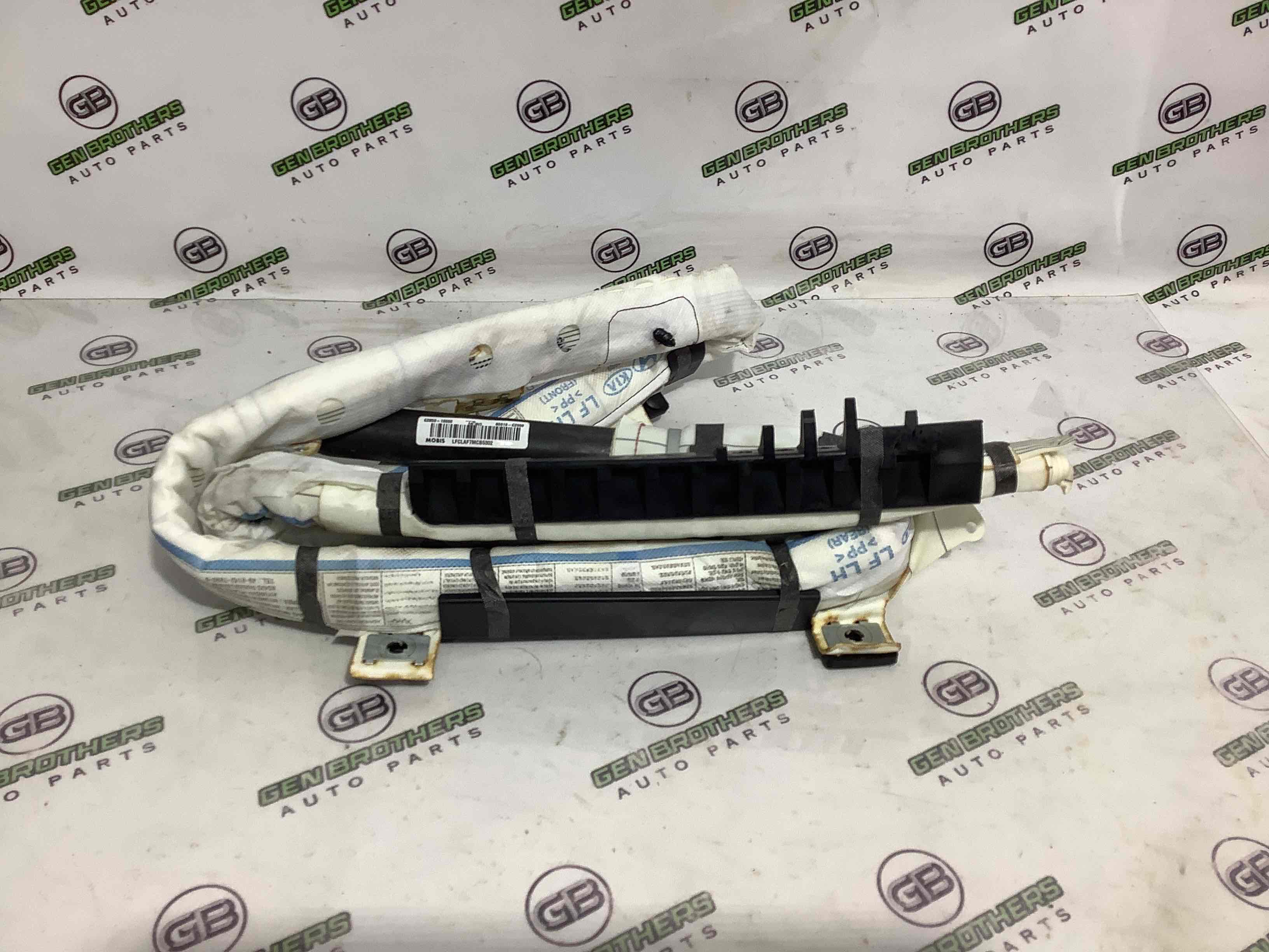 Подушка безпеки збоку шторка