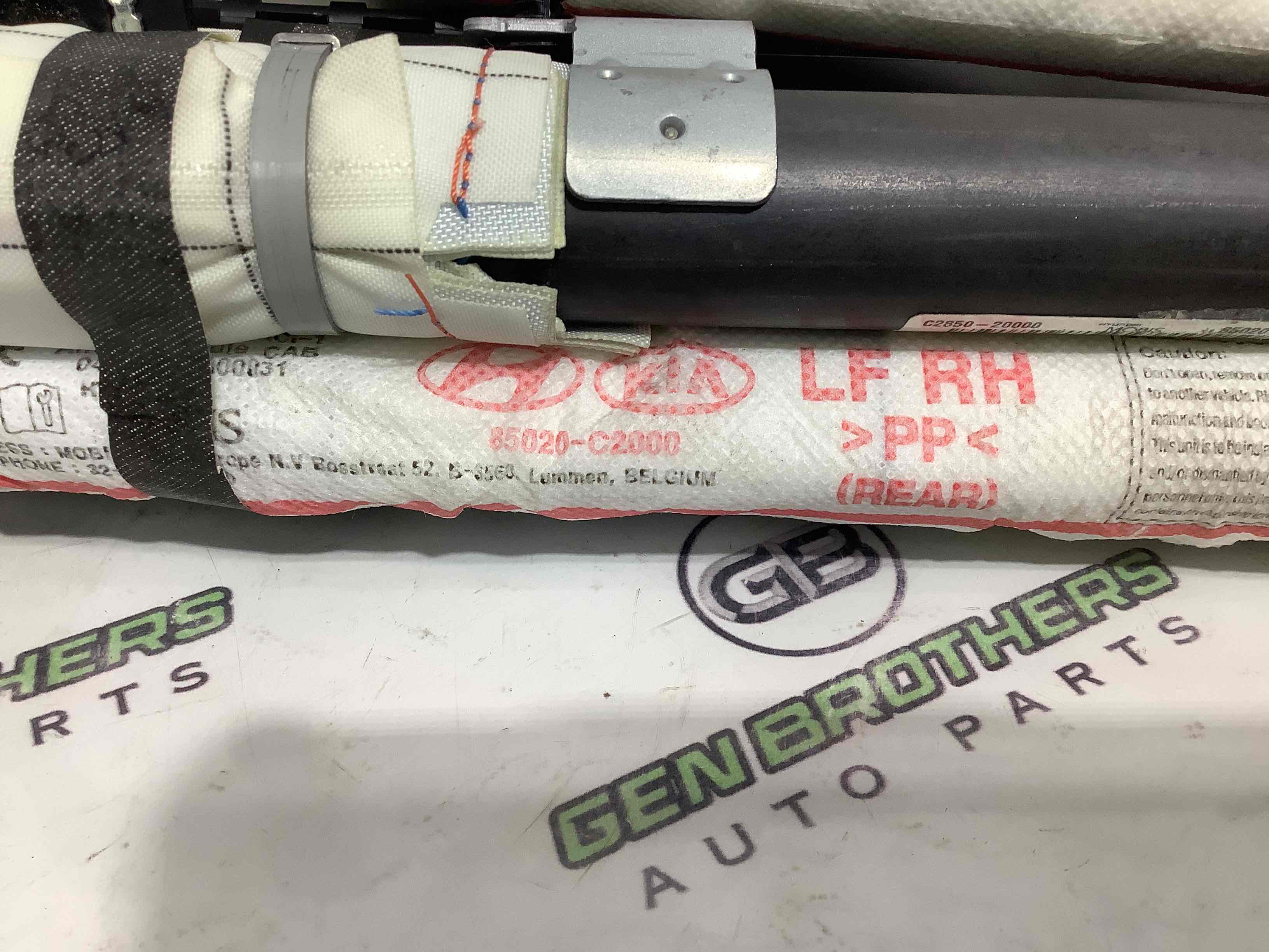 Подушка безпеки збоку шторка