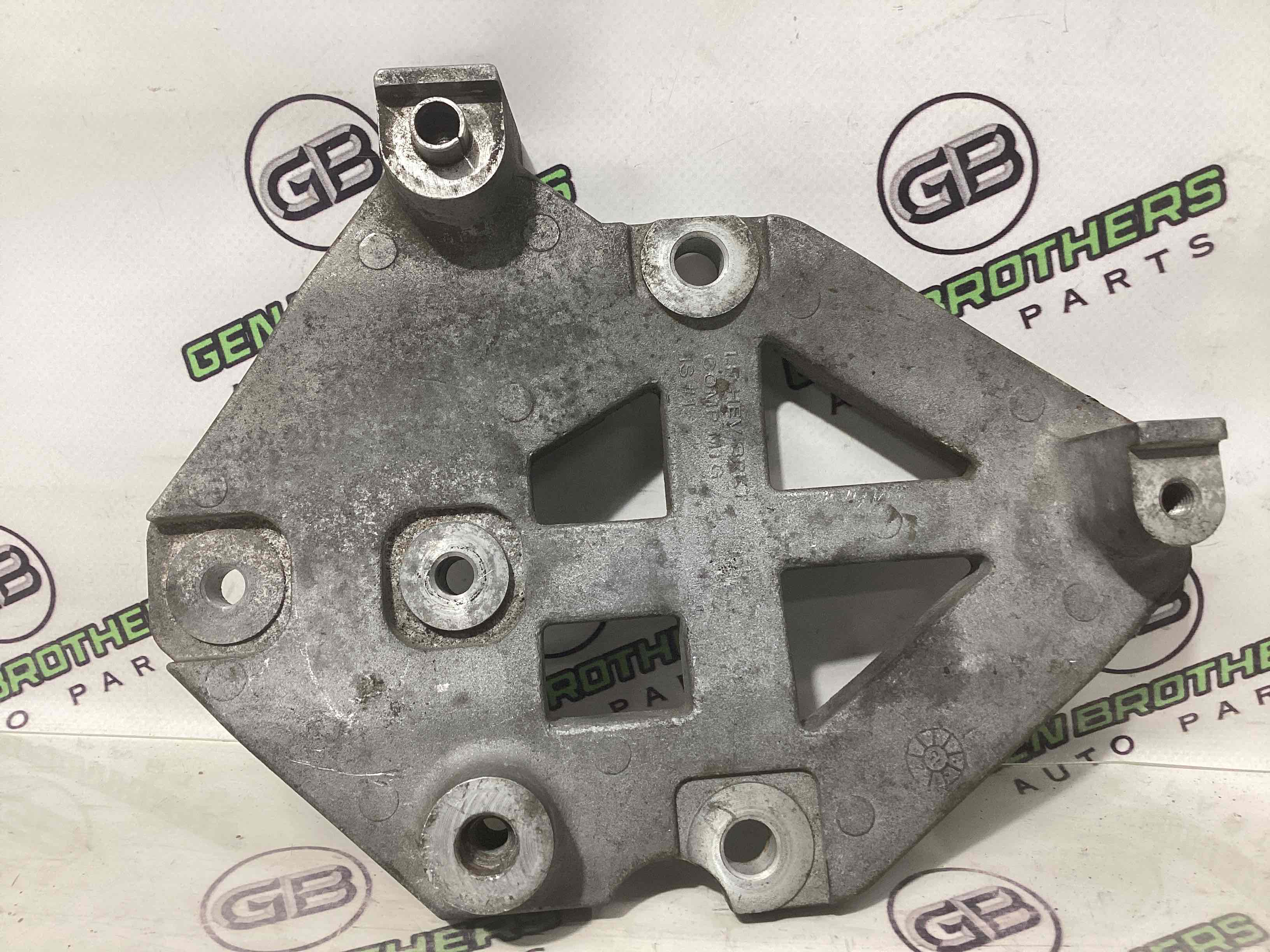 Кріплення, кронштейн