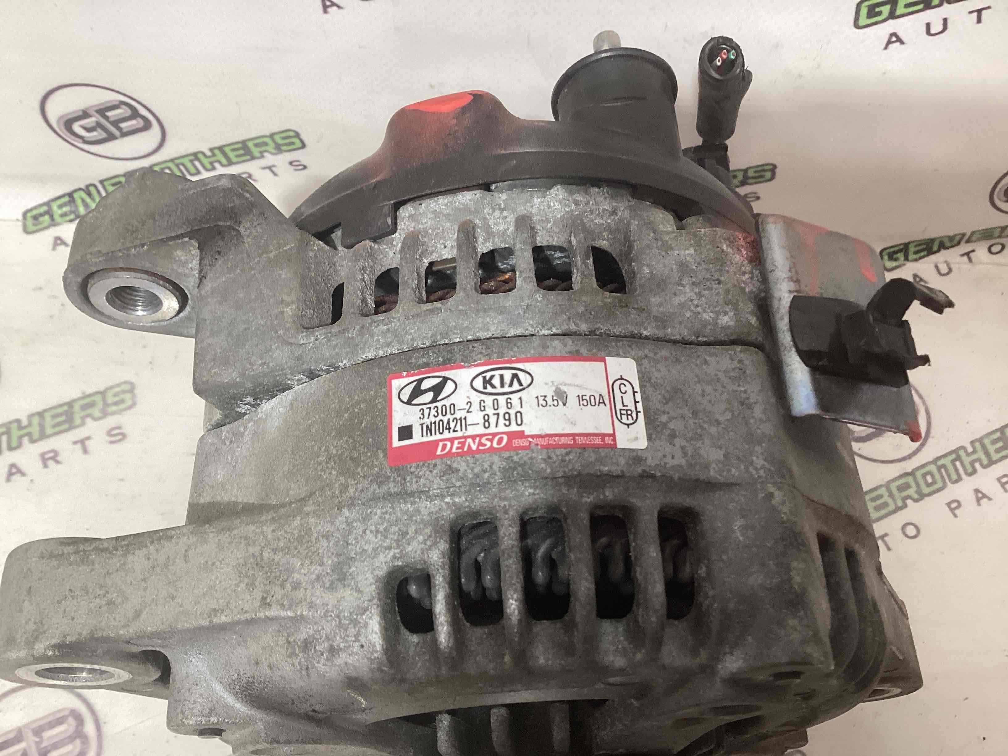 Генератор, кронштейн генератора