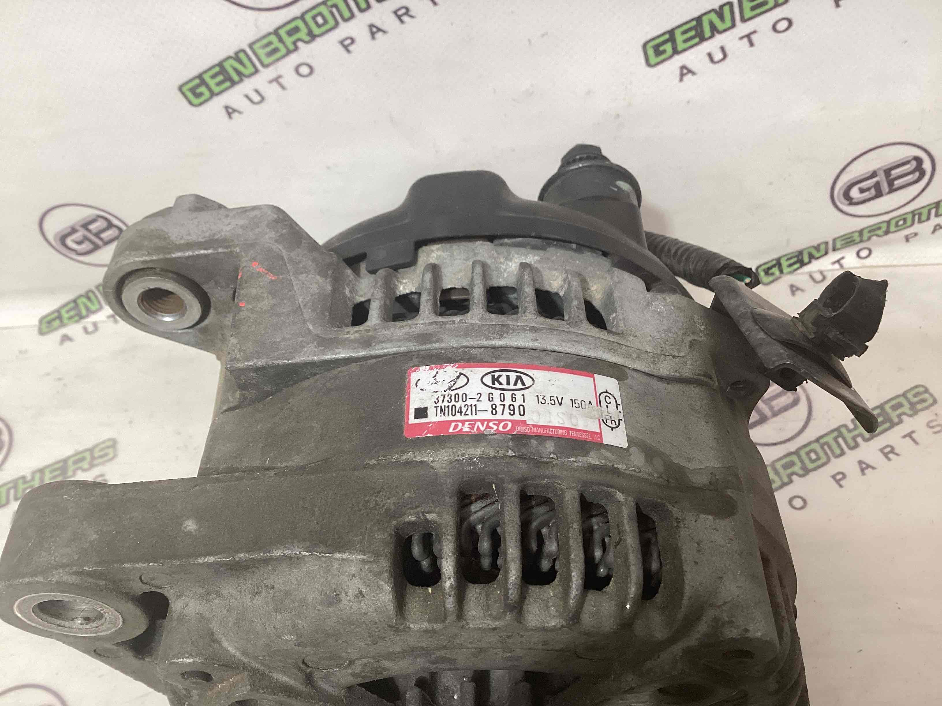 Генератор, кронштейн генератора