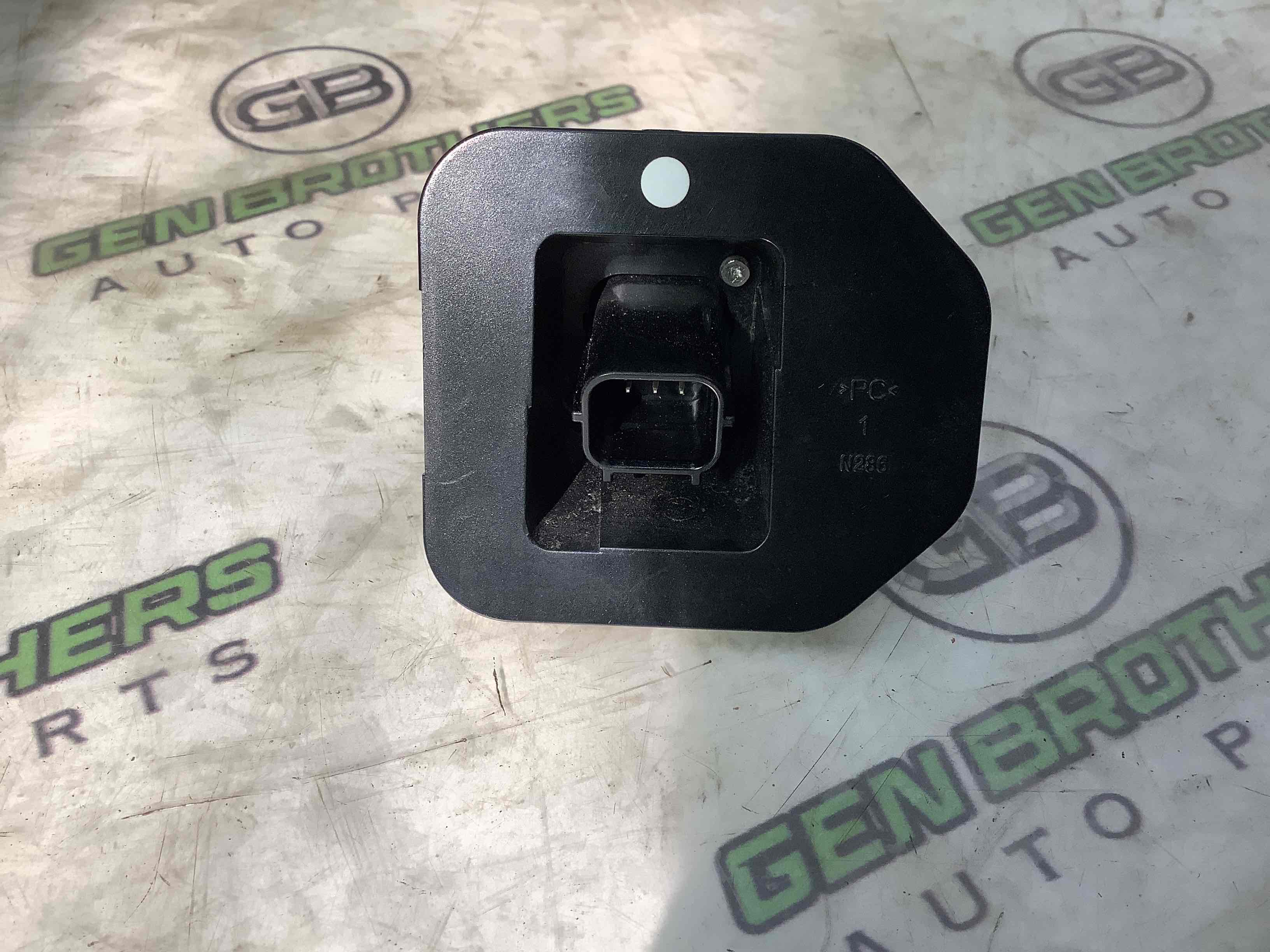 Камера, кріплення камери, корпус