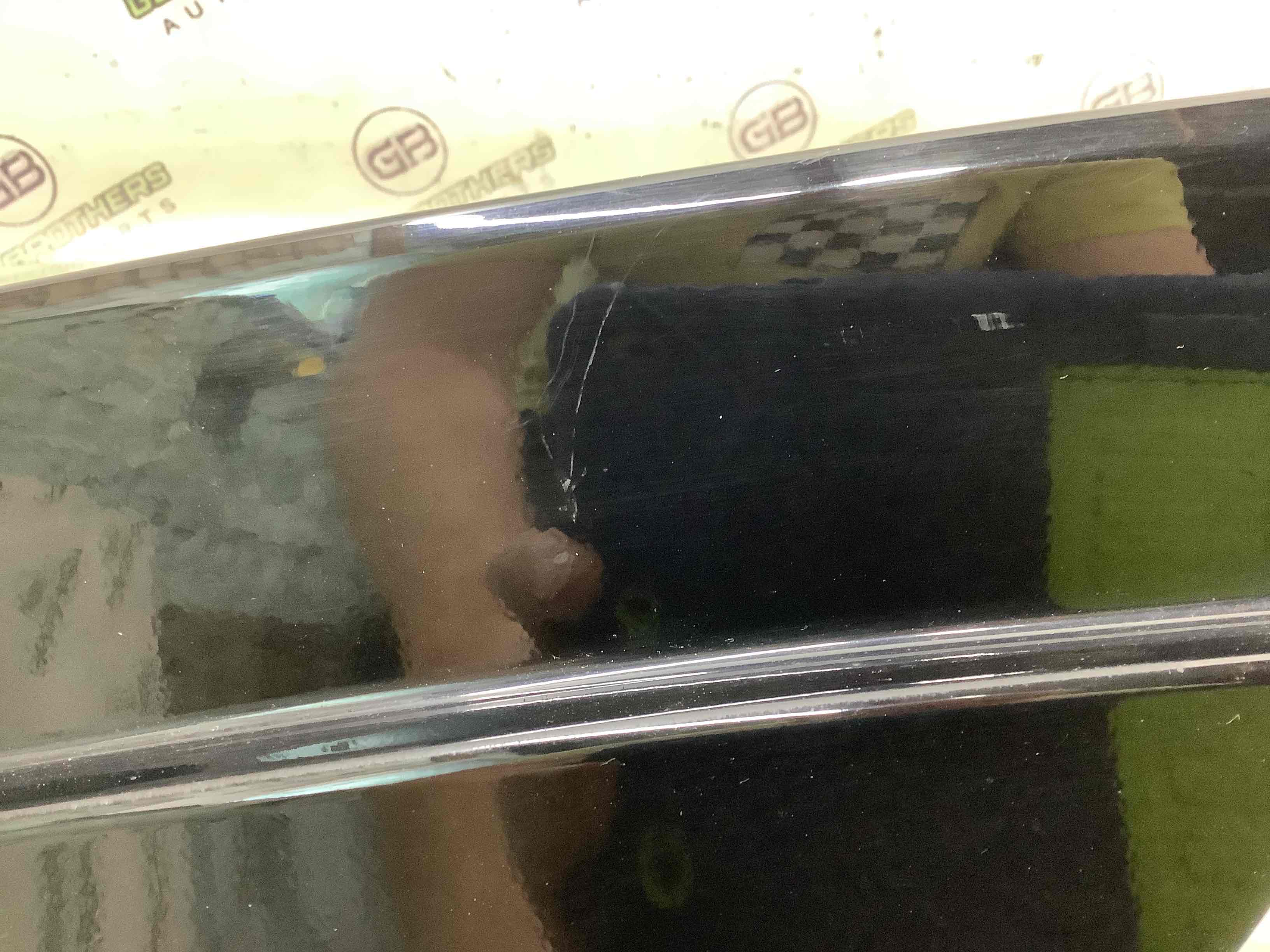 Обшивка кришки багажника