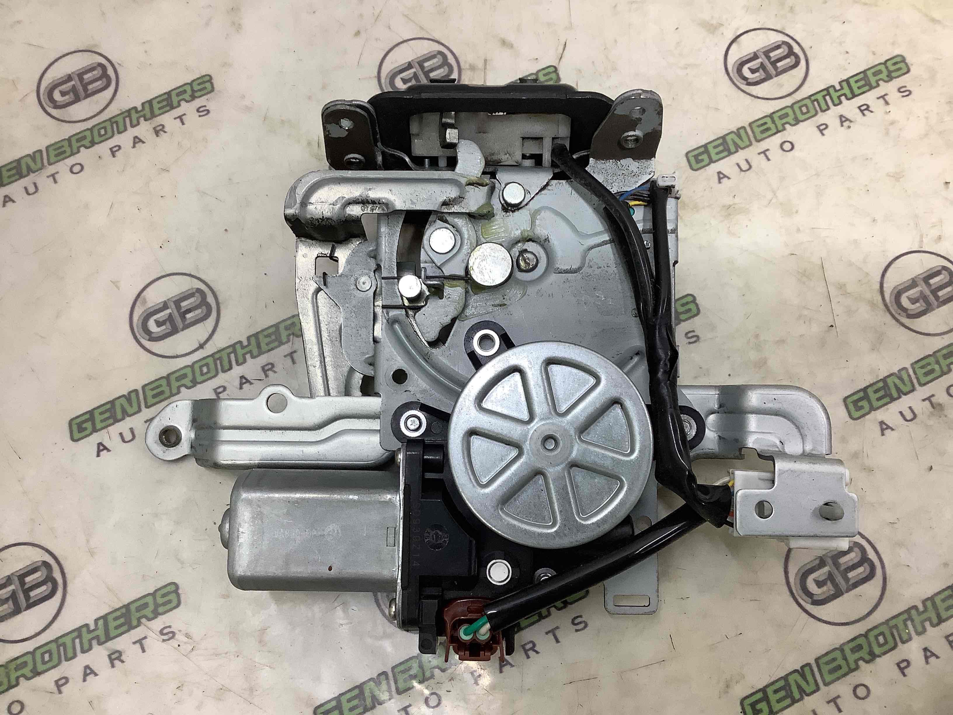 Замок багажника