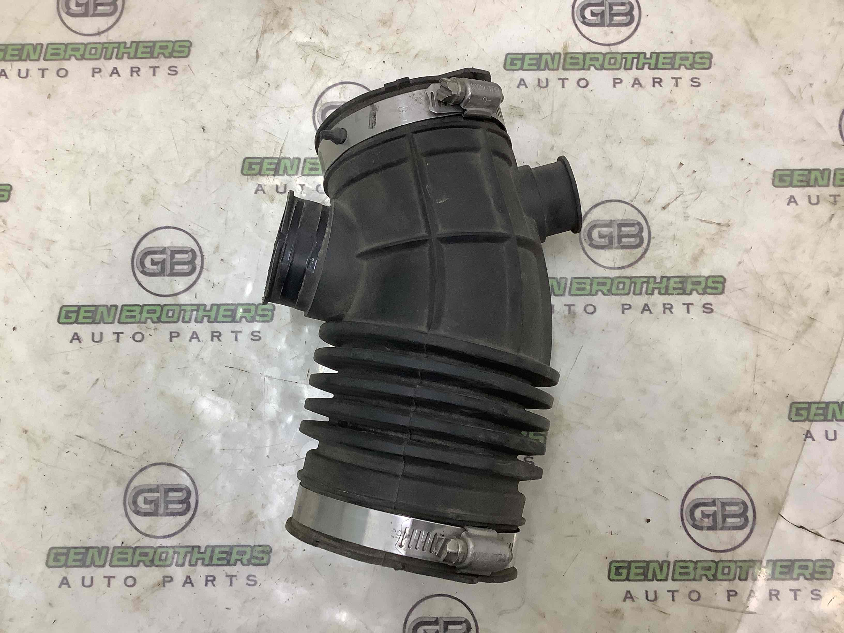 Патрубок повітряного фільтра