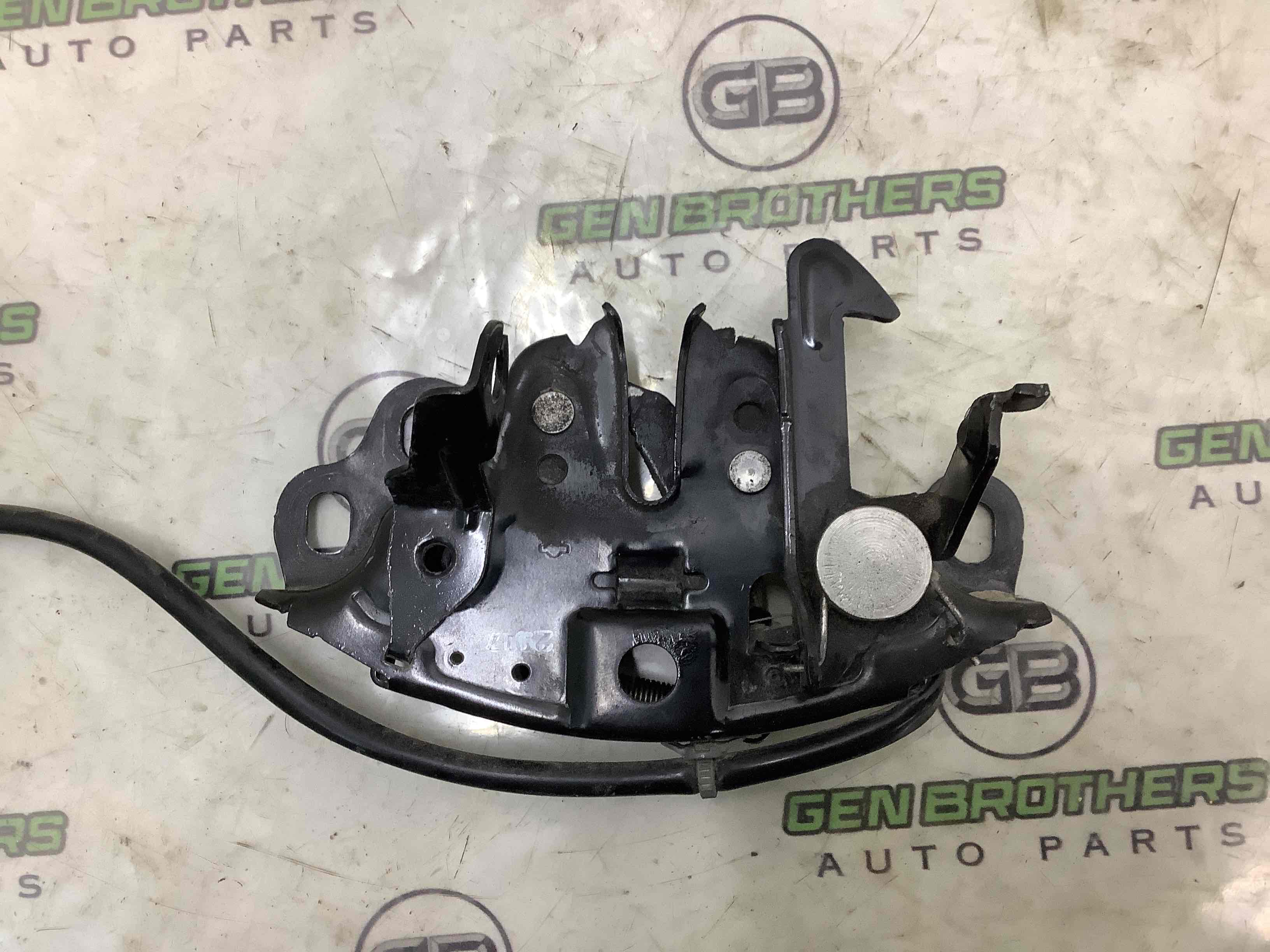 Замок капота, трос капота