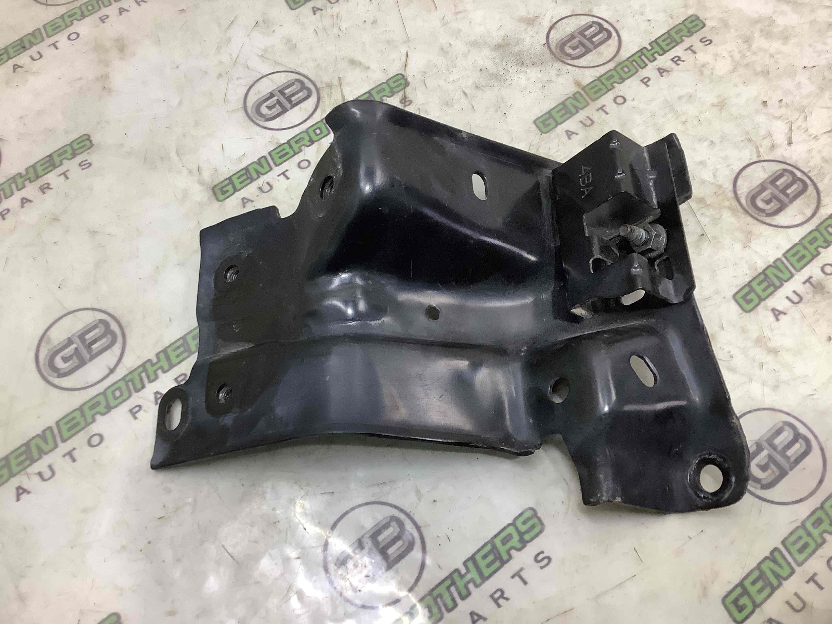 Кріплення, кронштейн