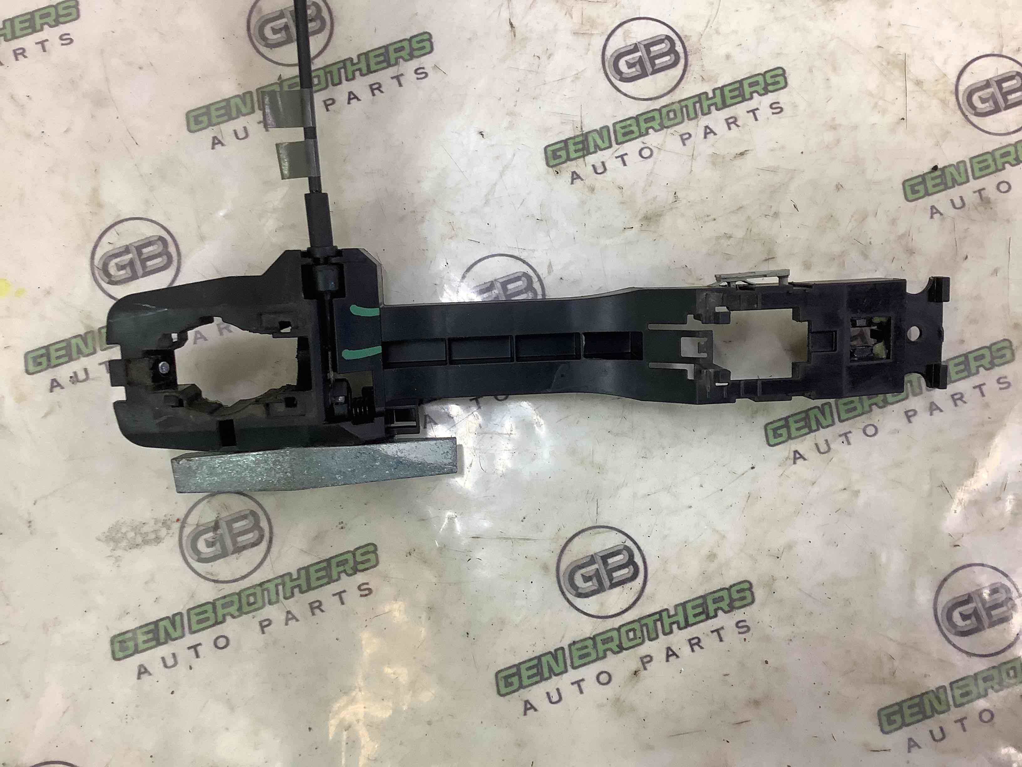 Замок дверей передньої лівої