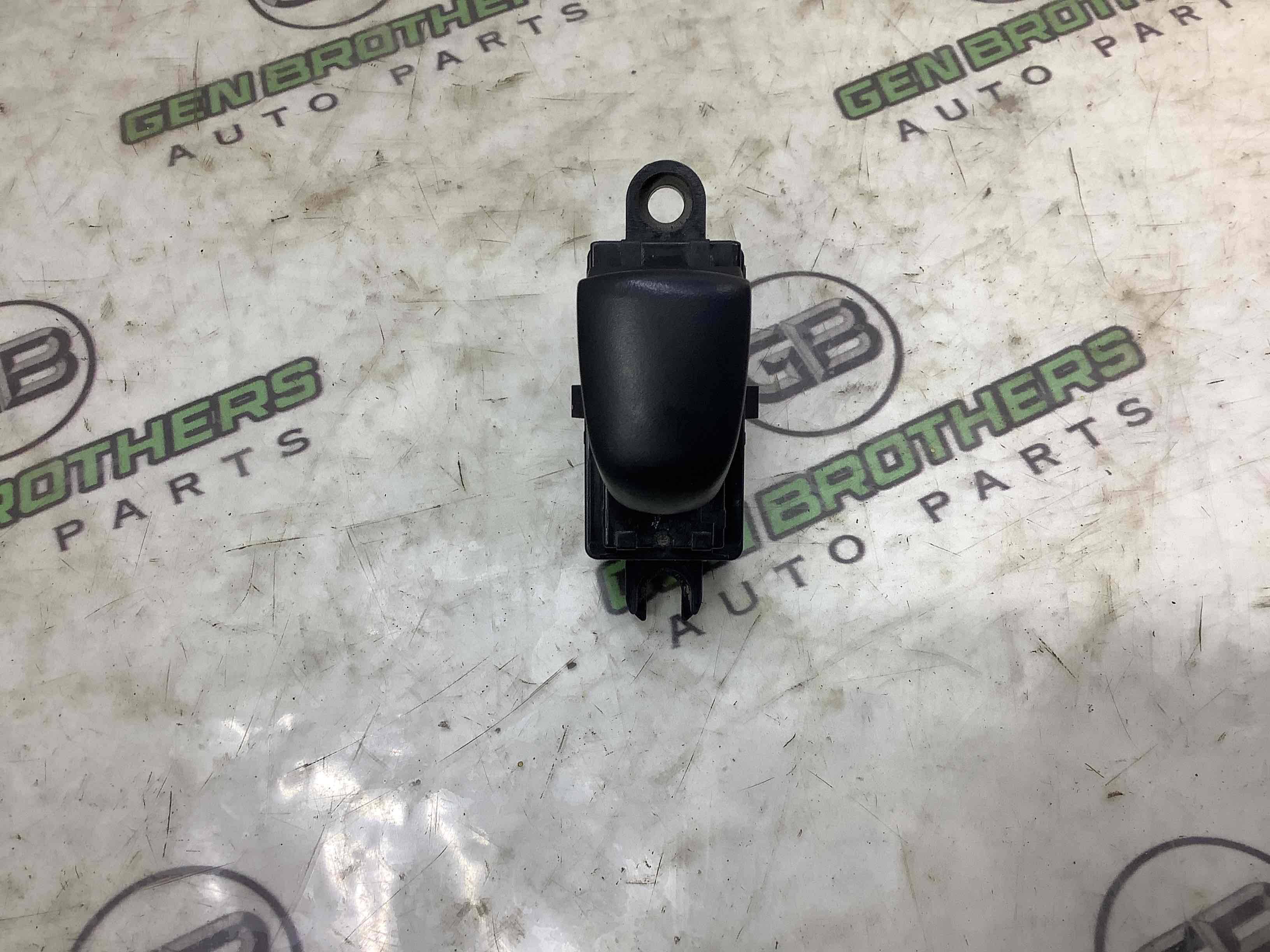 Кнопки керування склопідйомниками