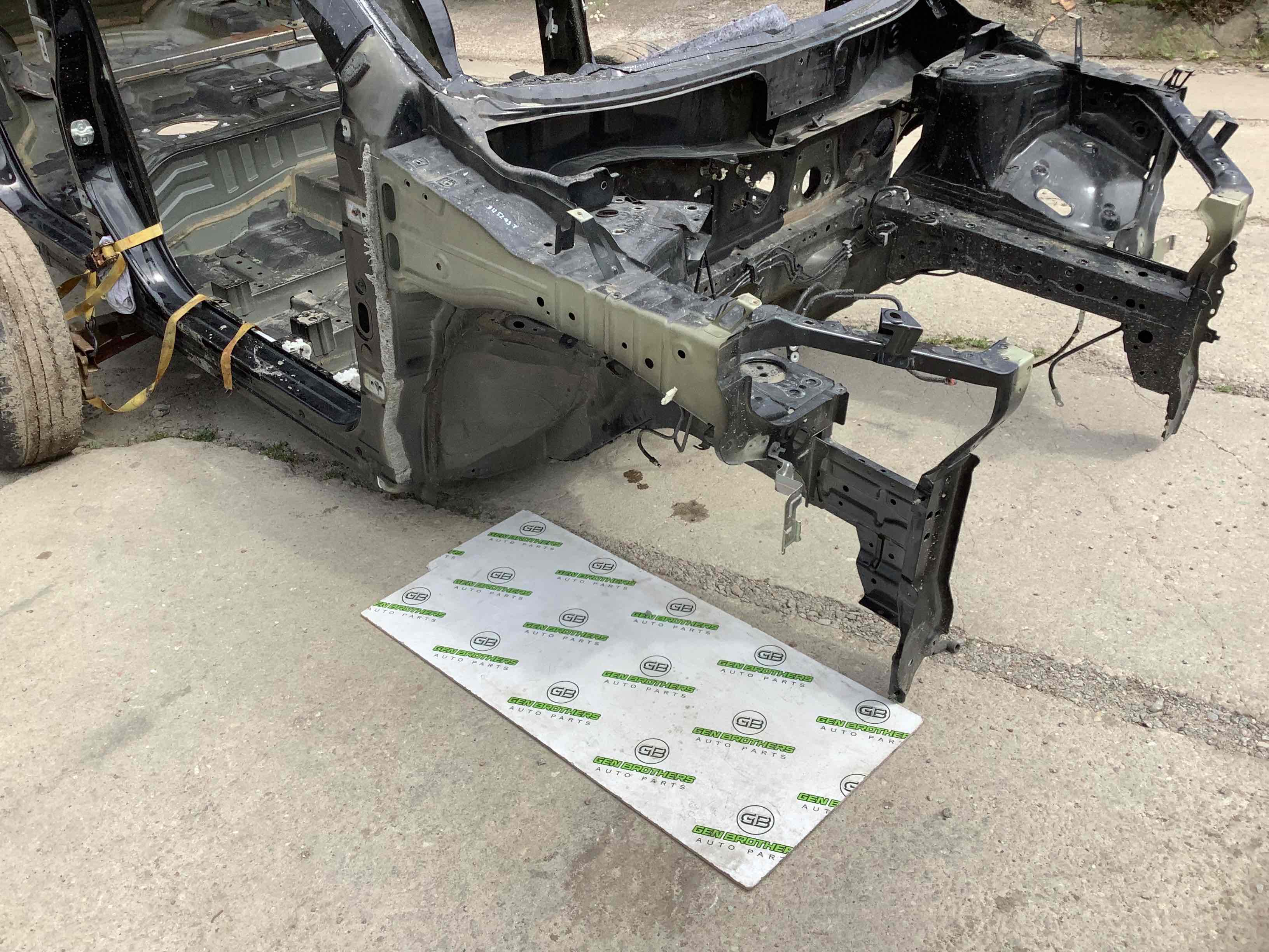 Чверть передня права