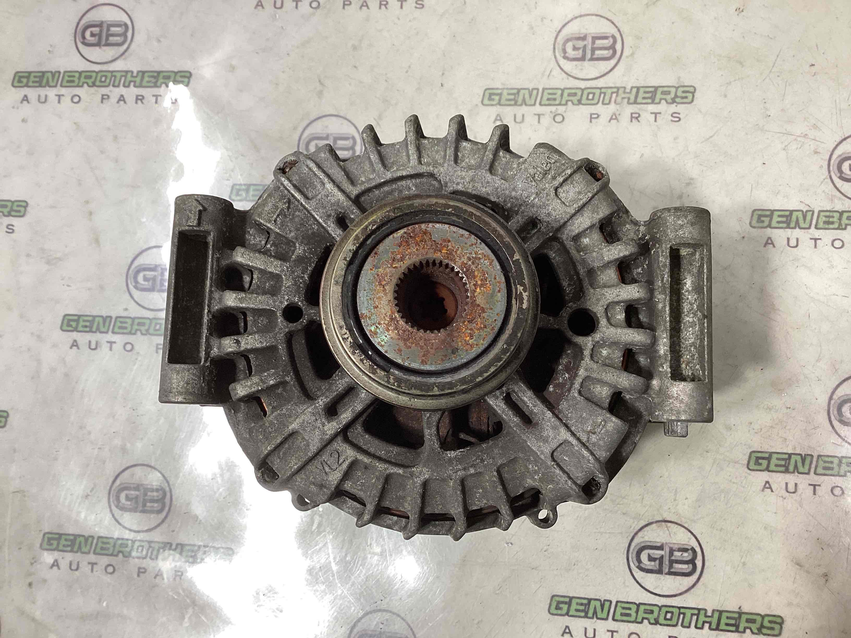 Генератор, кронштейн генератора