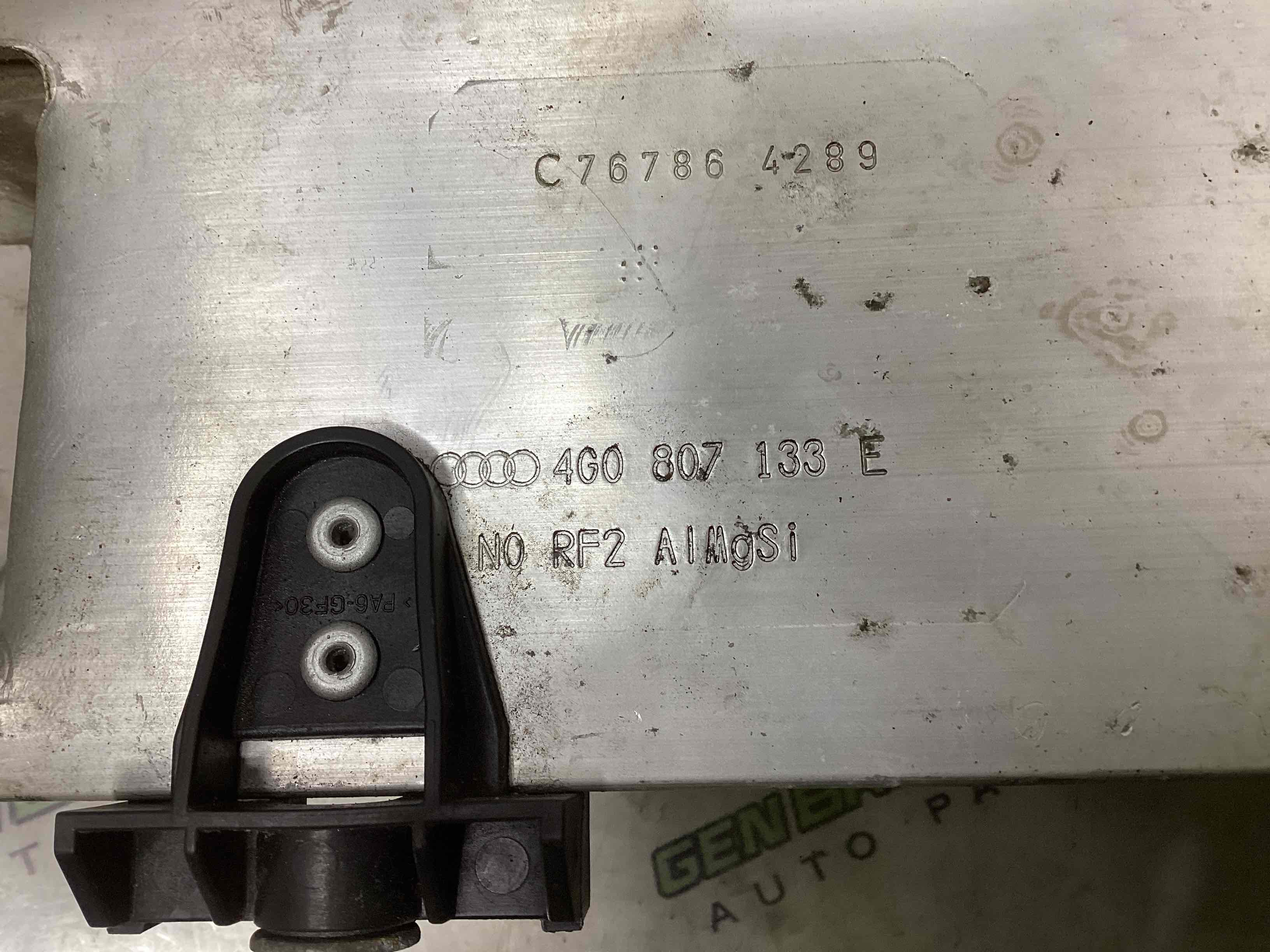 Кронштейн усилителя бампера