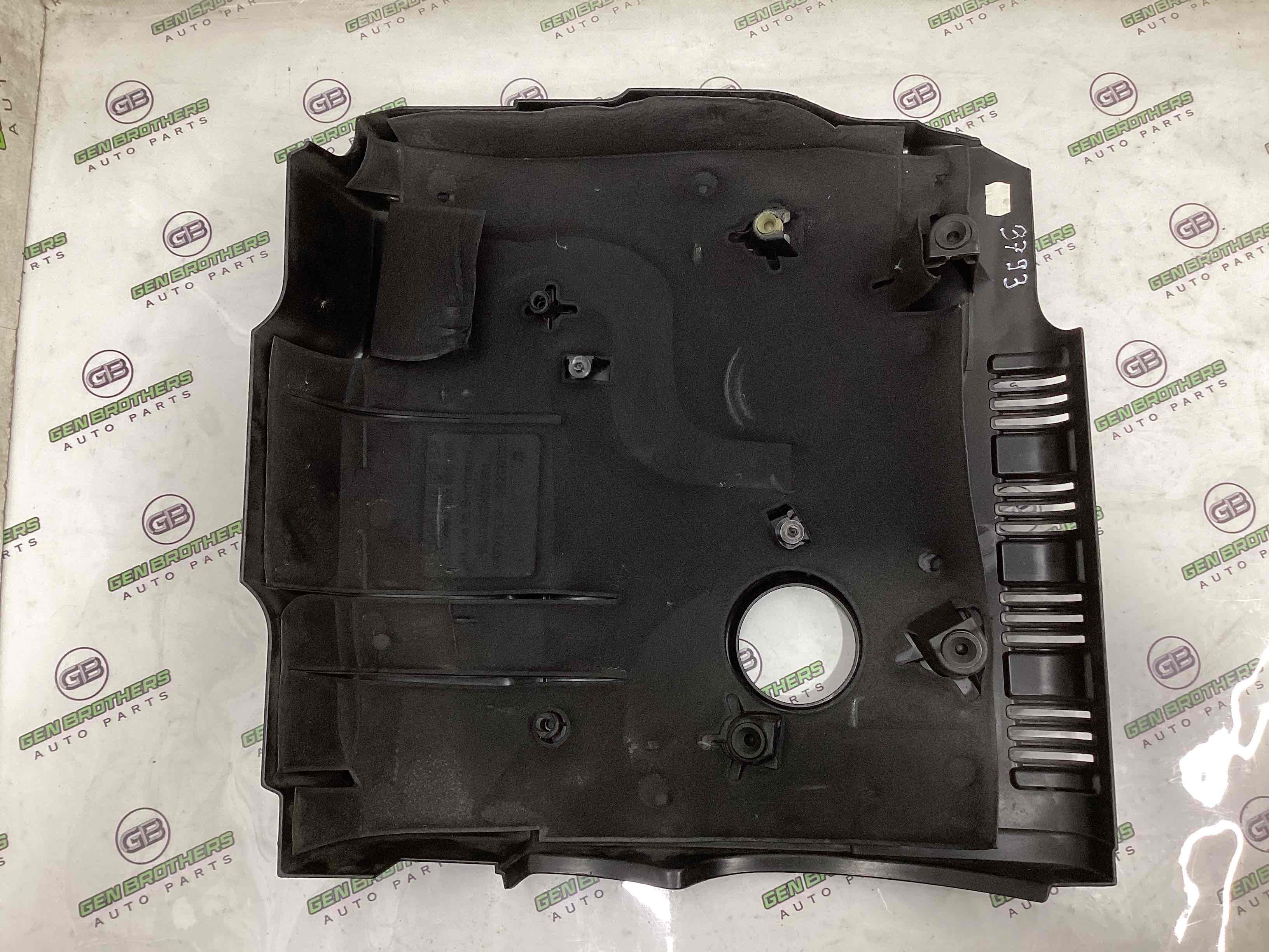 Крышка двигателя декоративная