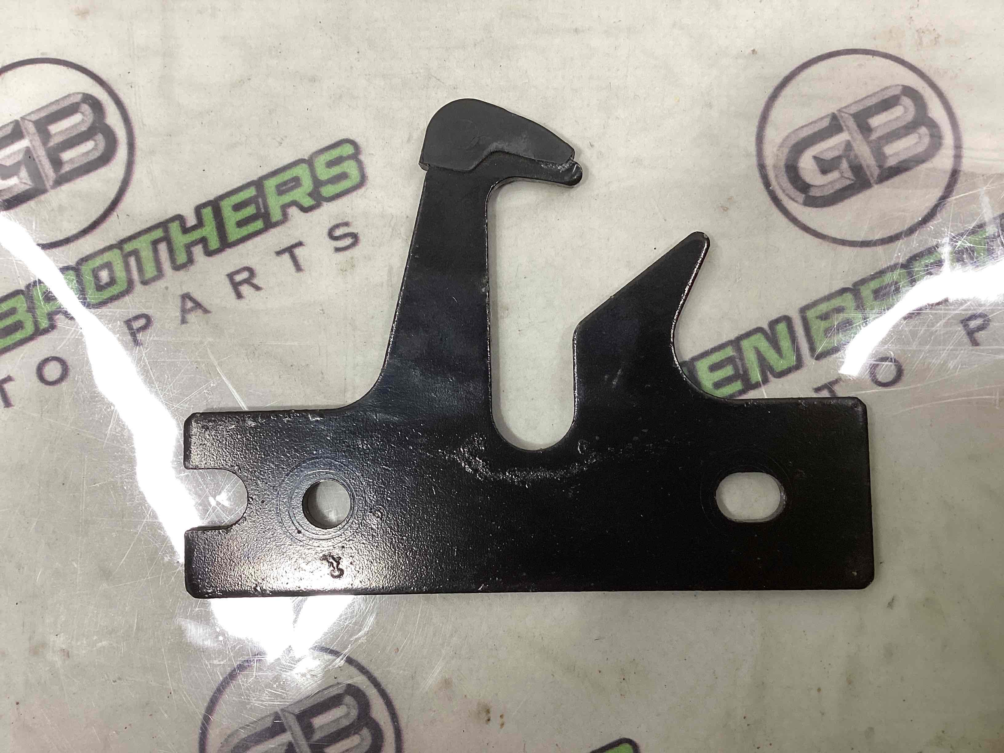 Замок капота, трос капота