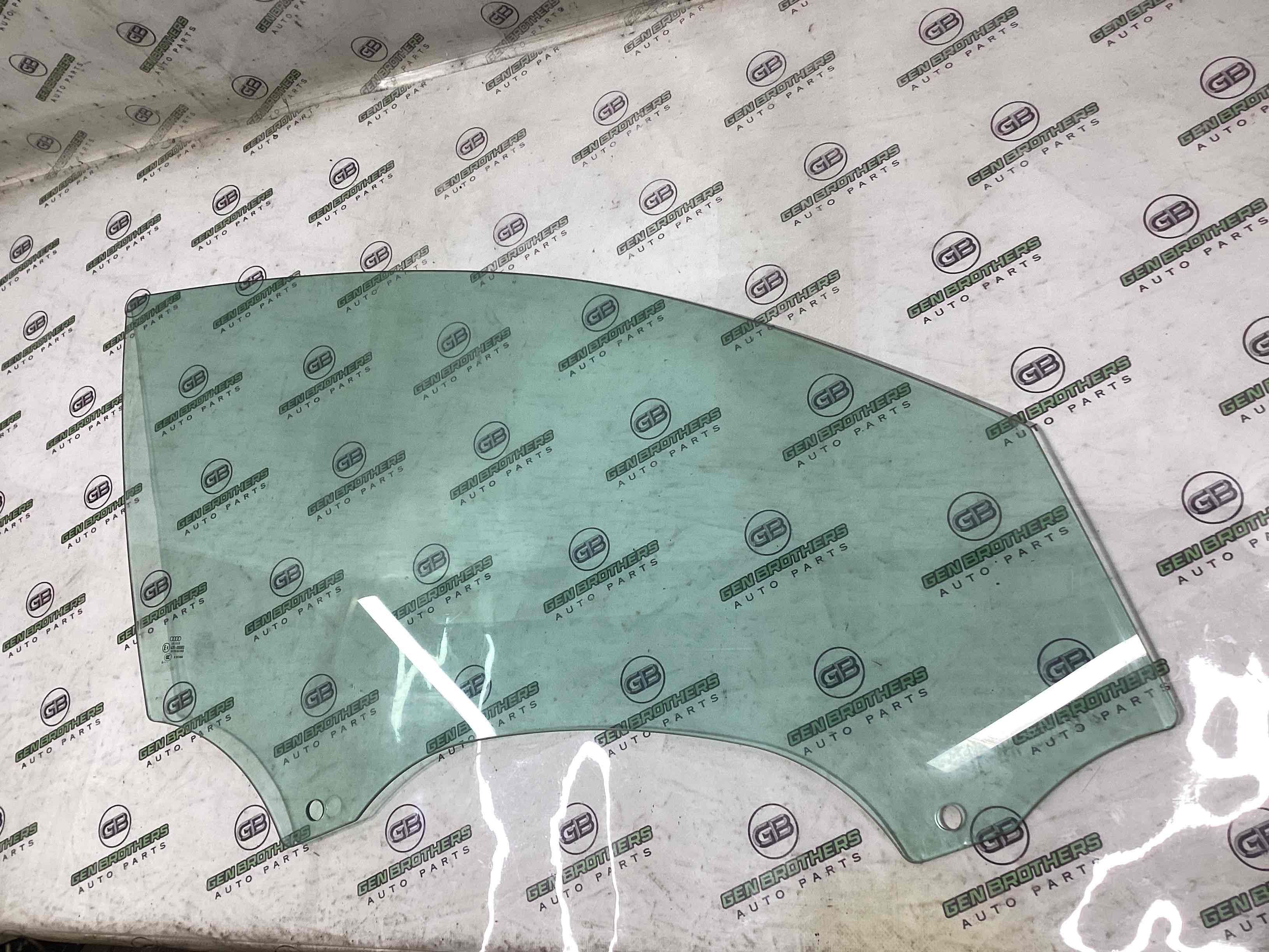 Стекло переднее правое