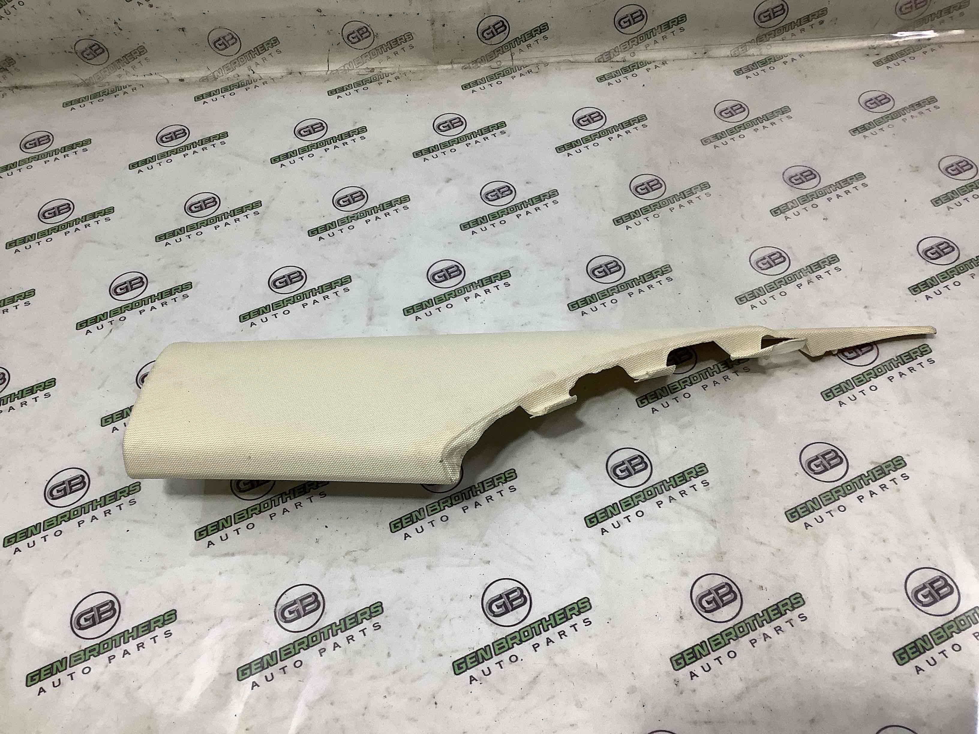 Обшивка задней стойки правая