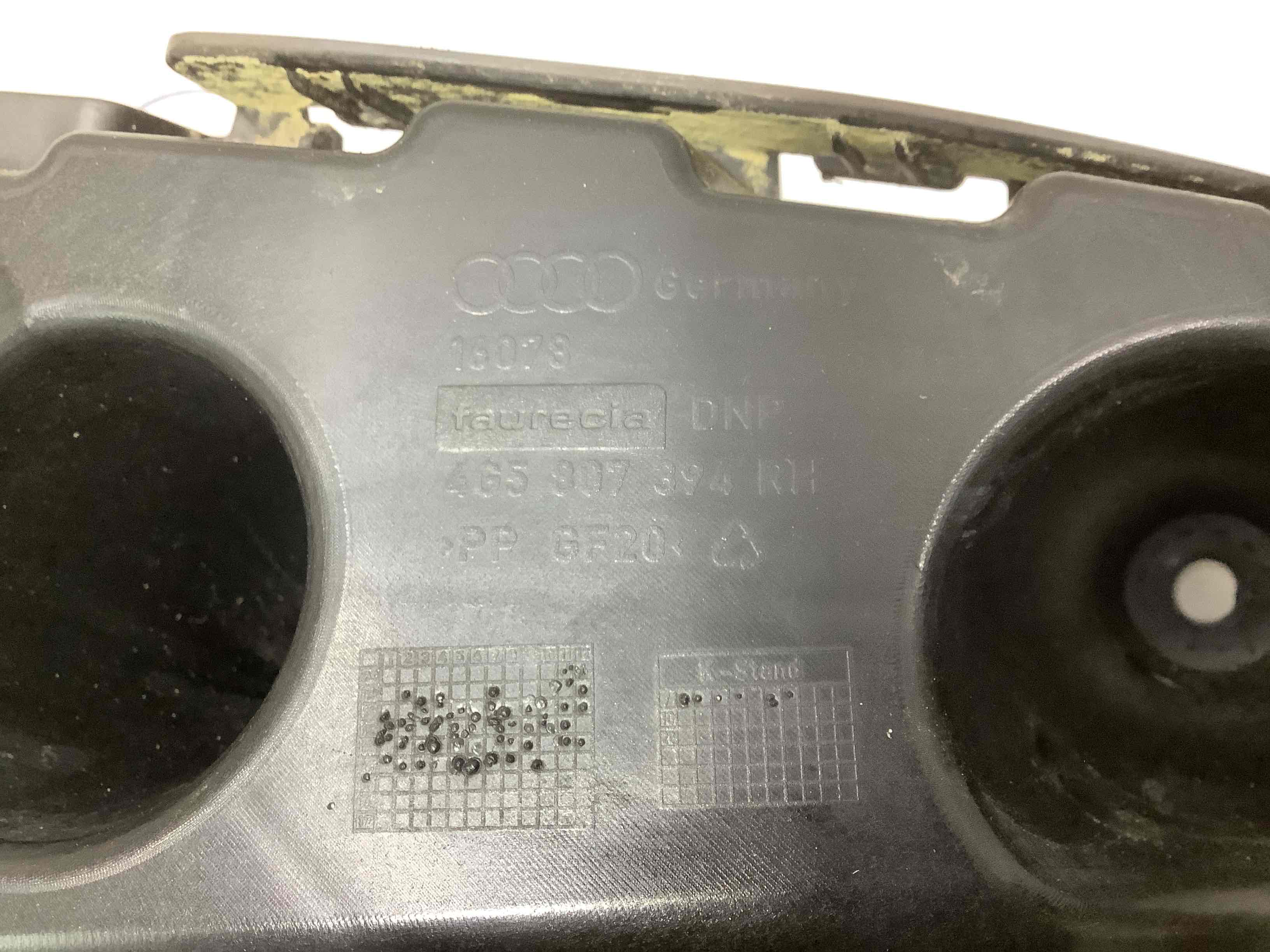 Крепление заднего бампера правое