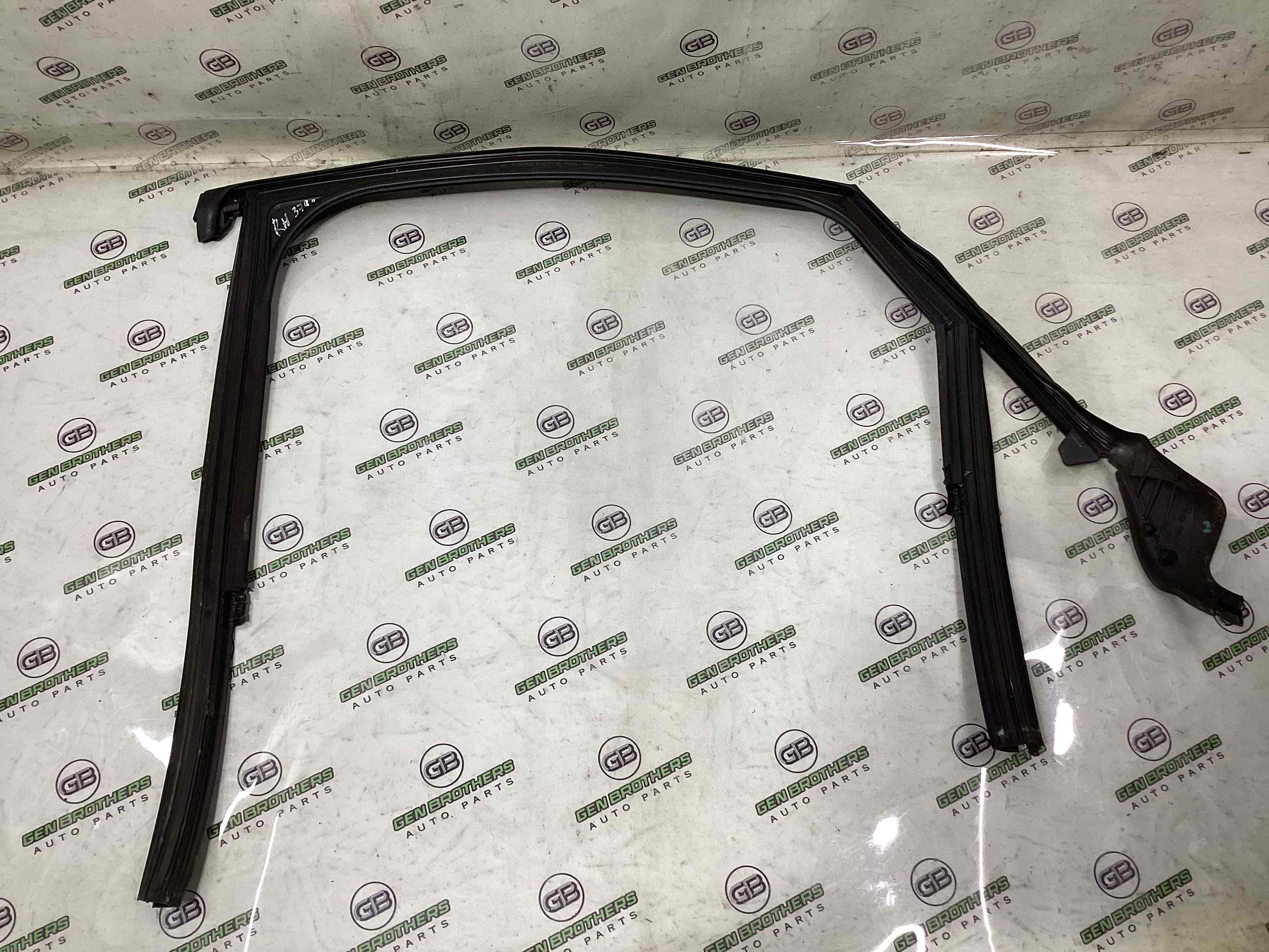 Уплотнитель стекла, двери