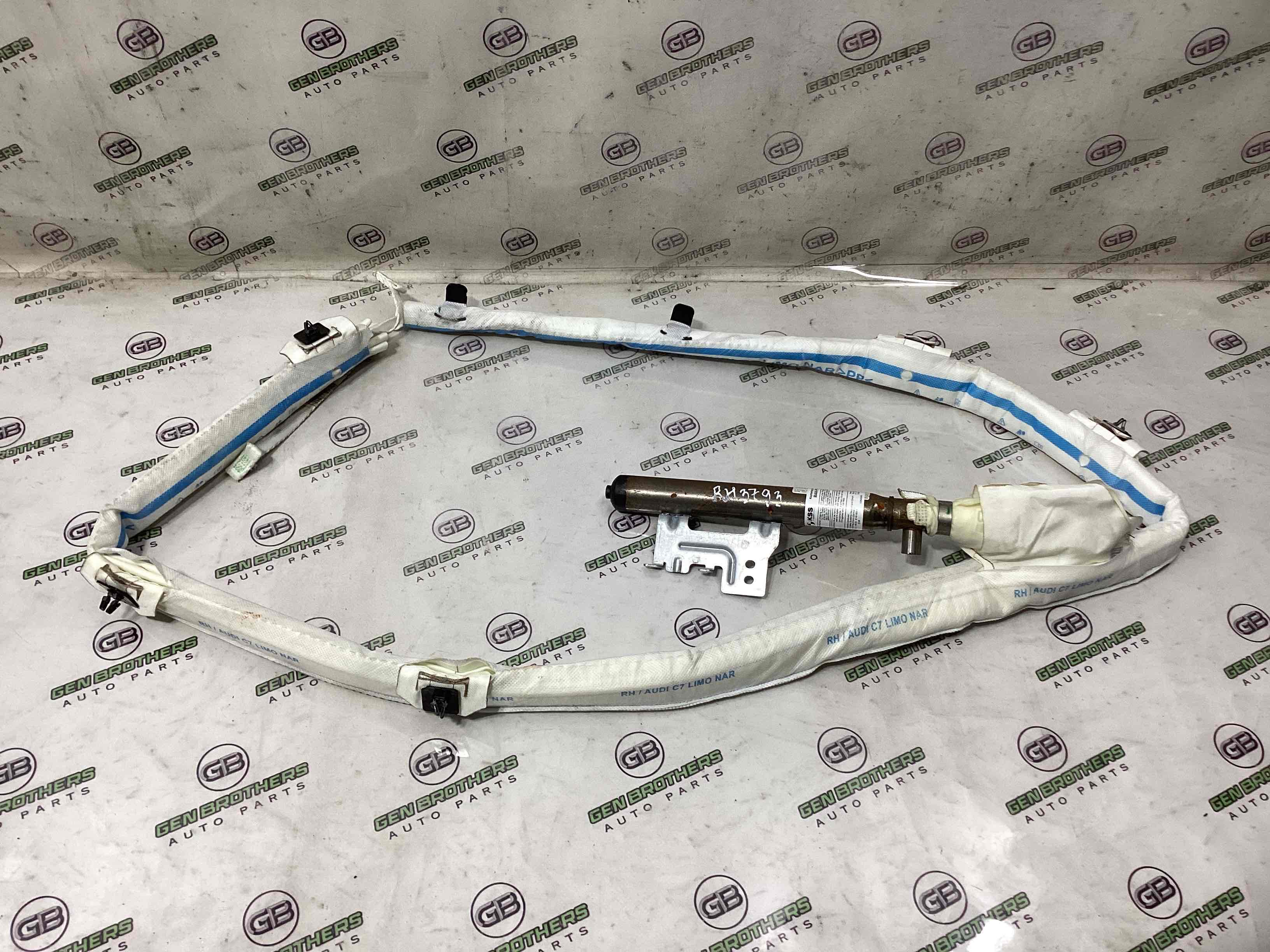 Подушка безопасности сбоку шторка