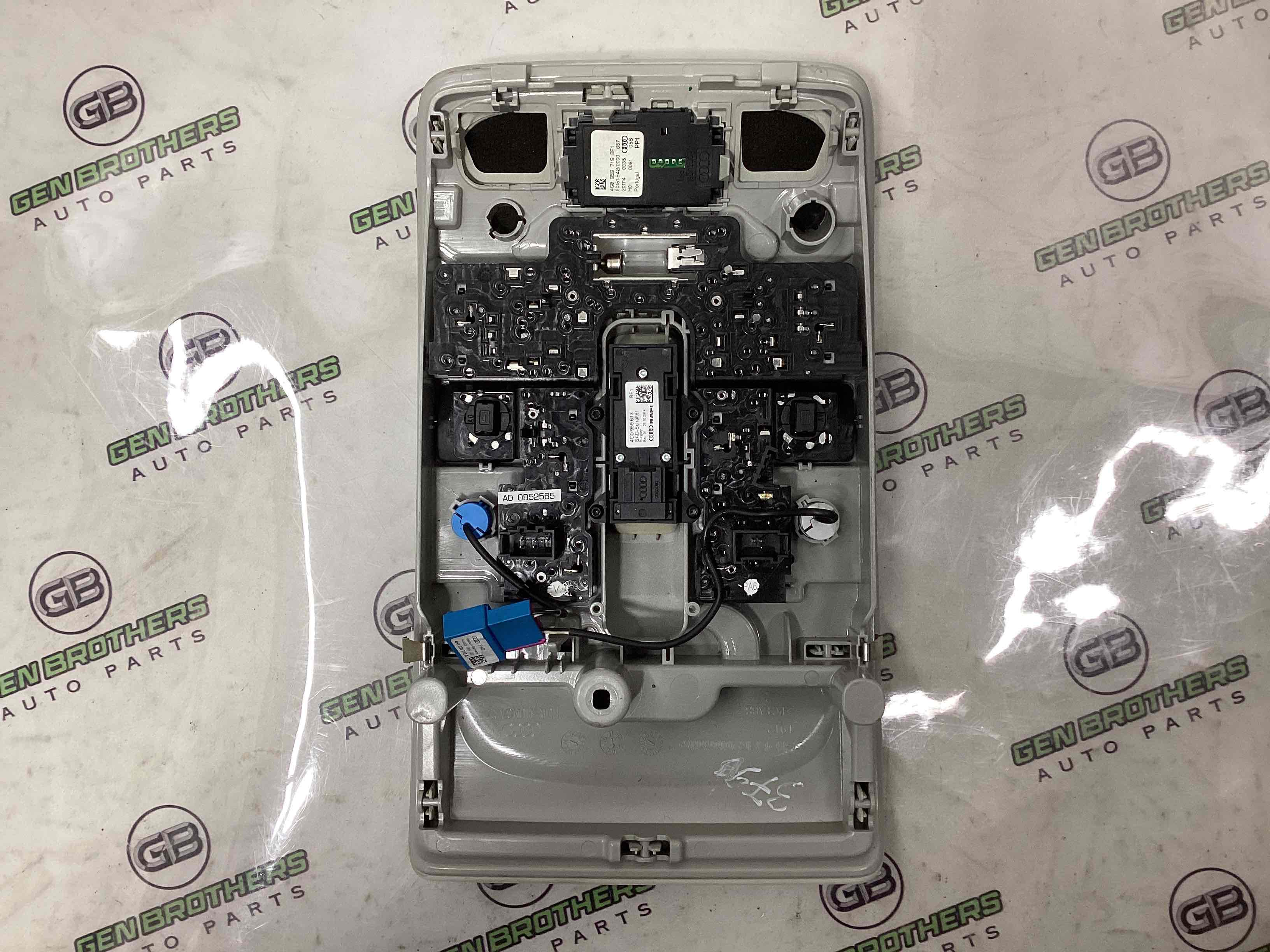 Фонарь салонный, плафон