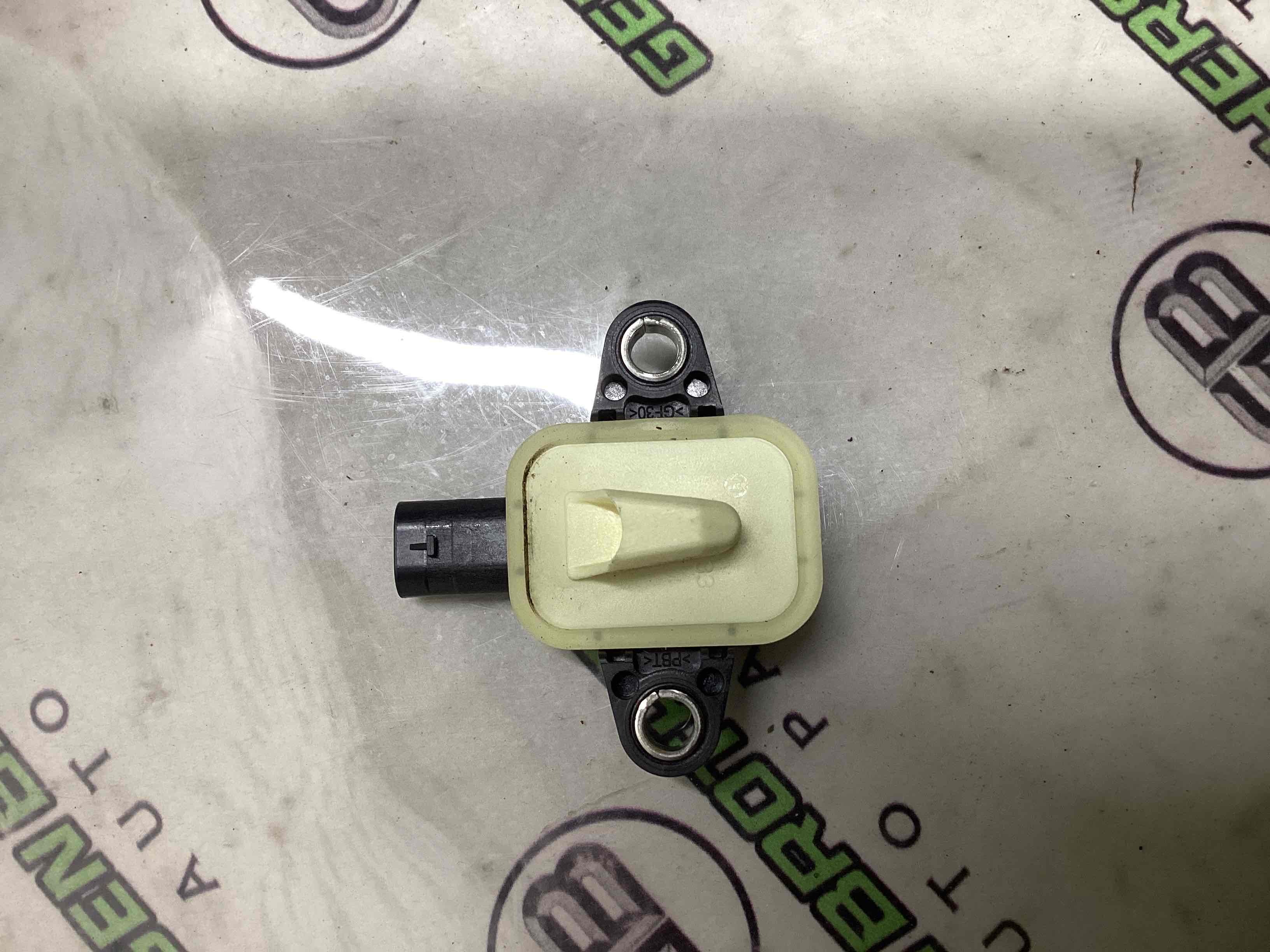 Датчик удара Airbag боковой