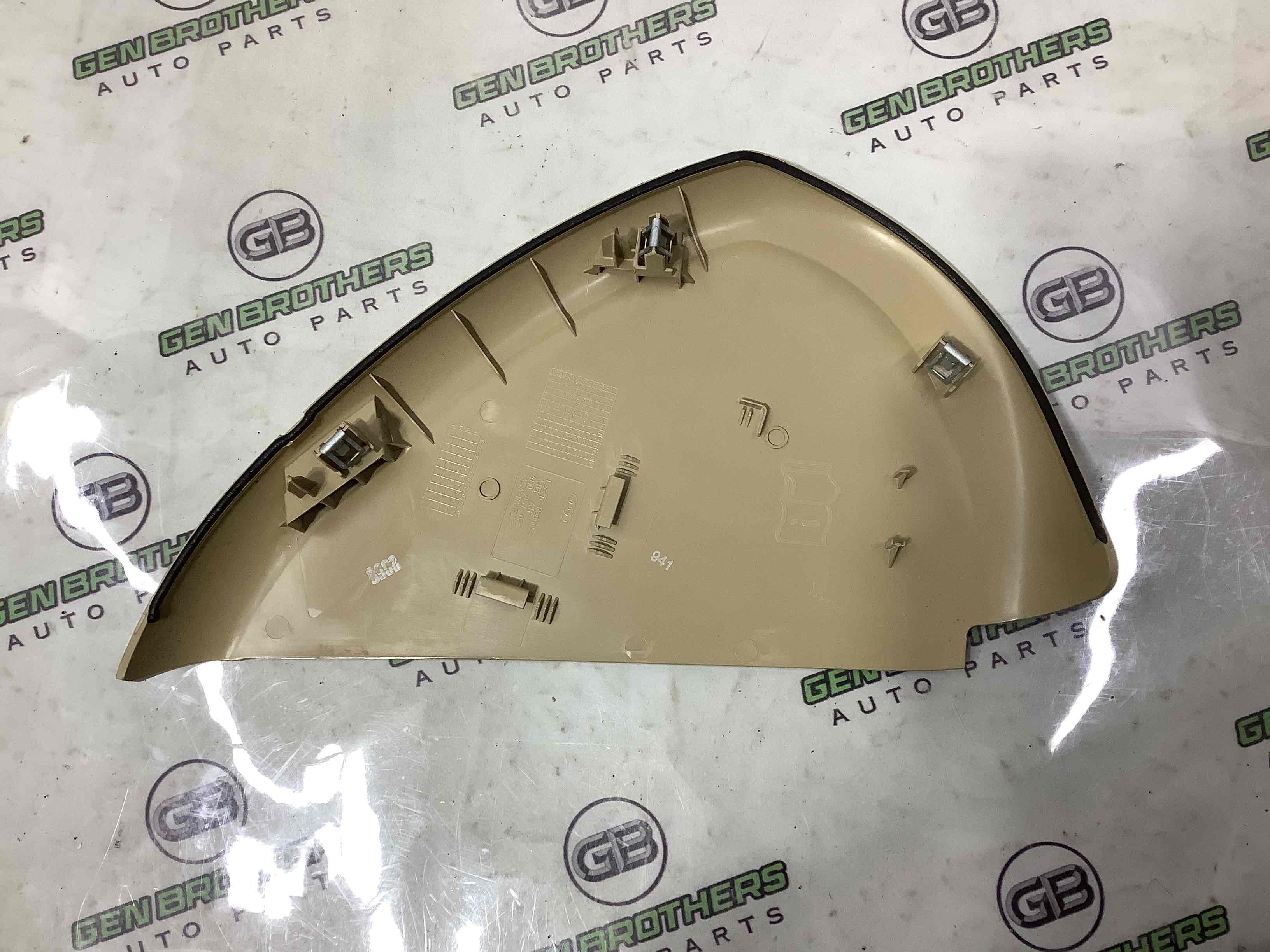 Обшивка приборной панели торпедо