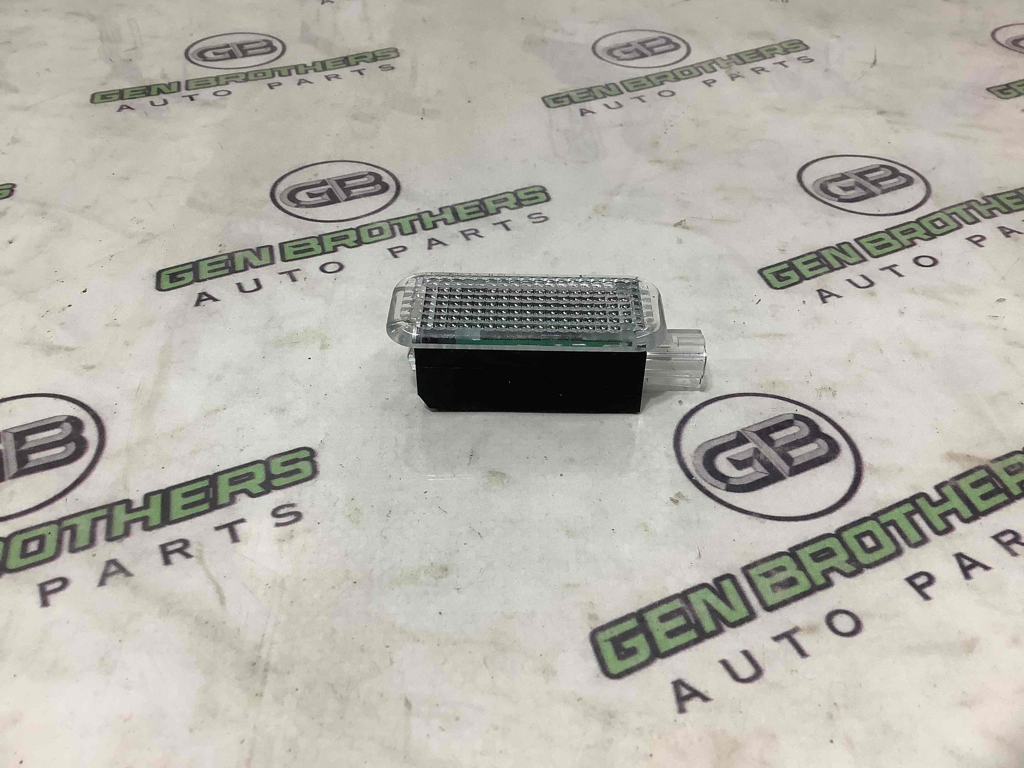 Фонарь салонный, плафон